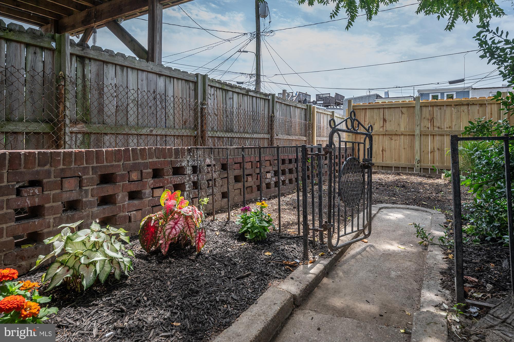 HIGHLANDTOWN - Residential