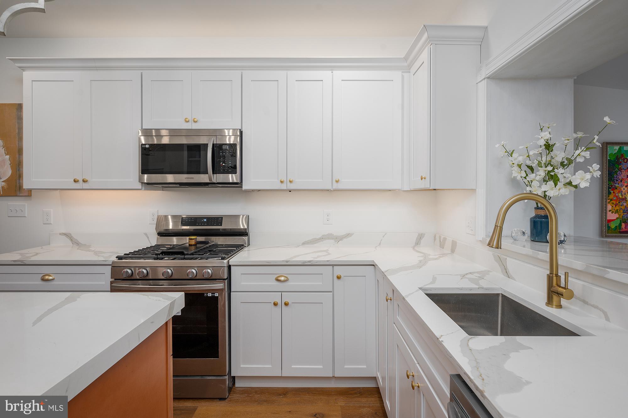 HIGHLANDTOWN - Residential