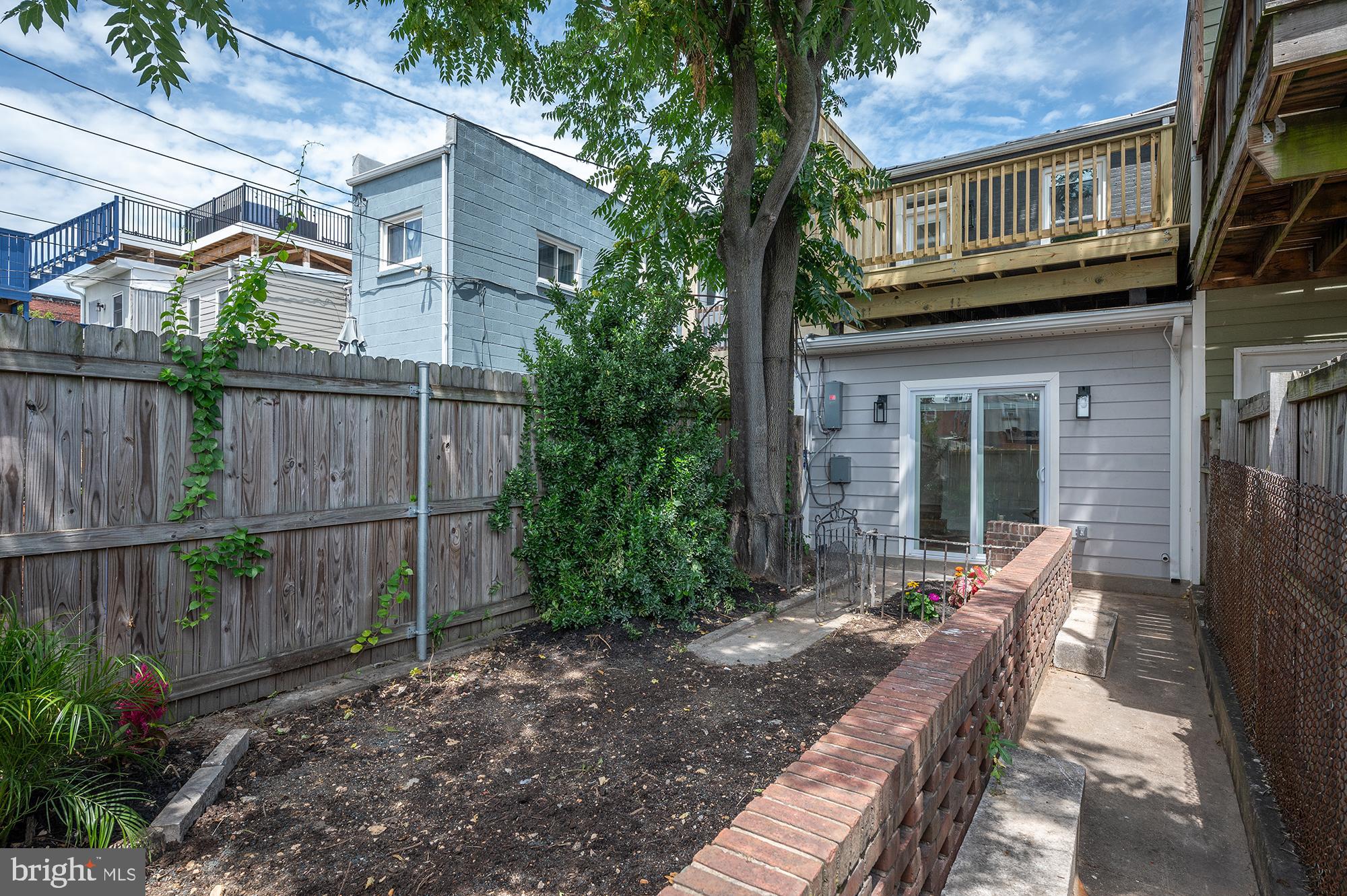 HIGHLANDTOWN - Residential