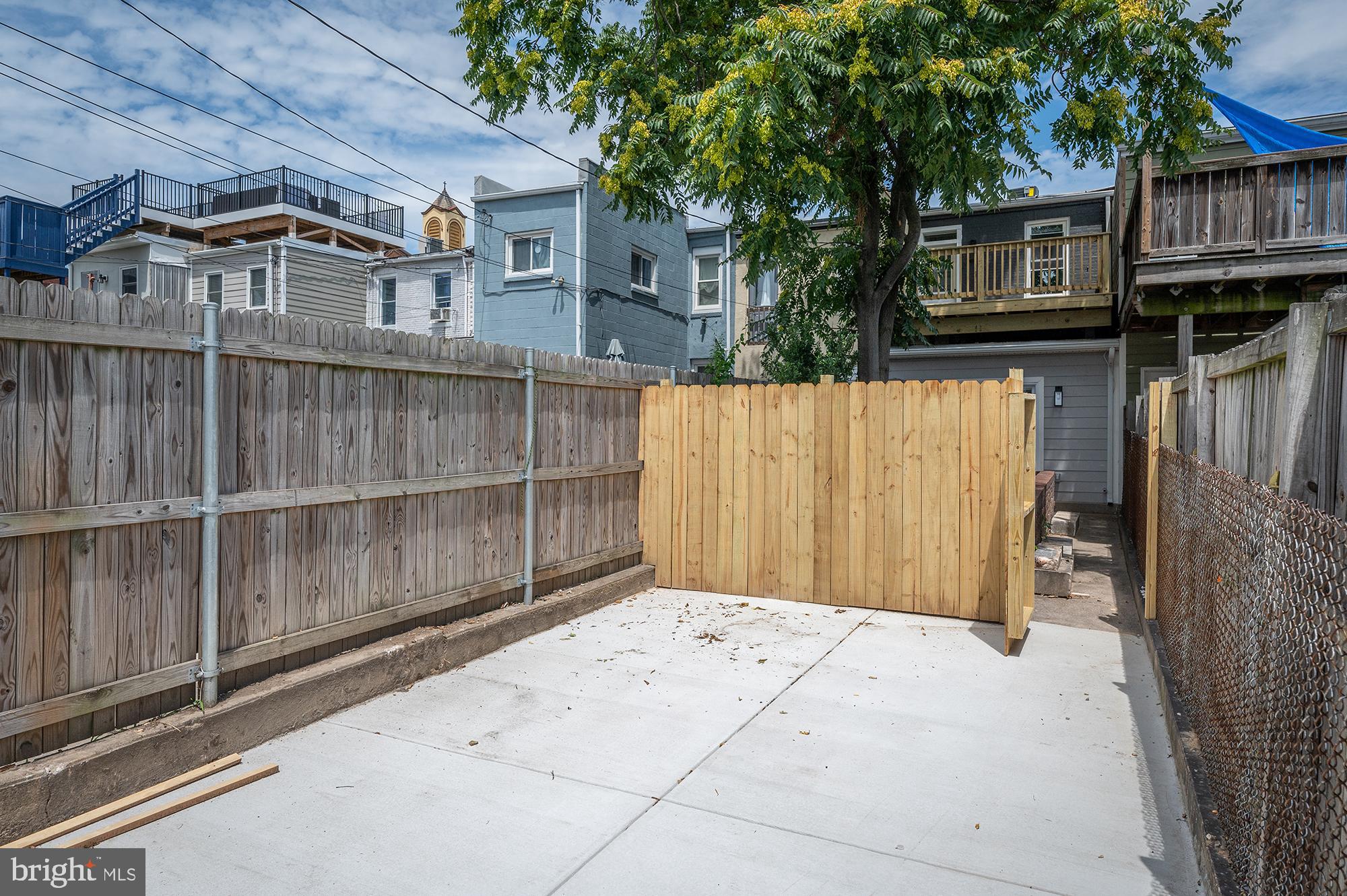 HIGHLANDTOWN - Residential