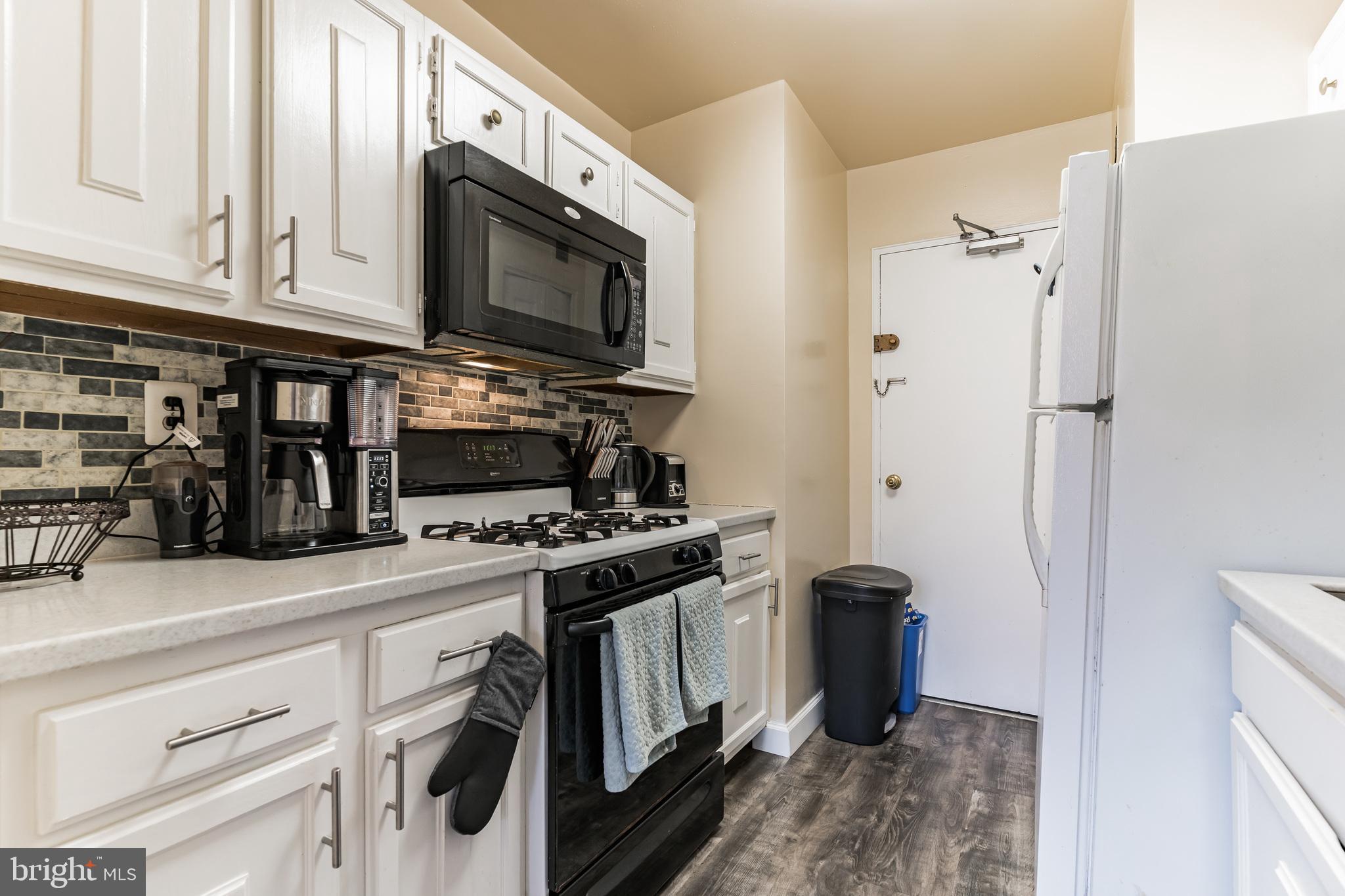 LANCASTER - Residential Lease