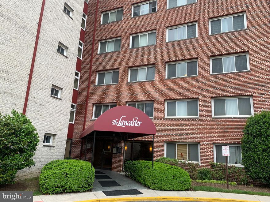 Prime location, affordable and convenient! Close to everything, to include the Pentagon, Pentagon City Metro, Metro bus stop ( which is literally across the street), shopping, dining and more! This beautiful 1 bedroom condo has a balcony overlooking the pool, a renovated bathroom and updated kitchen.  Additionally the rent covers all the basic utilities, saving you money.  Stop sitting in traffic and start living, with the money and time you will save!