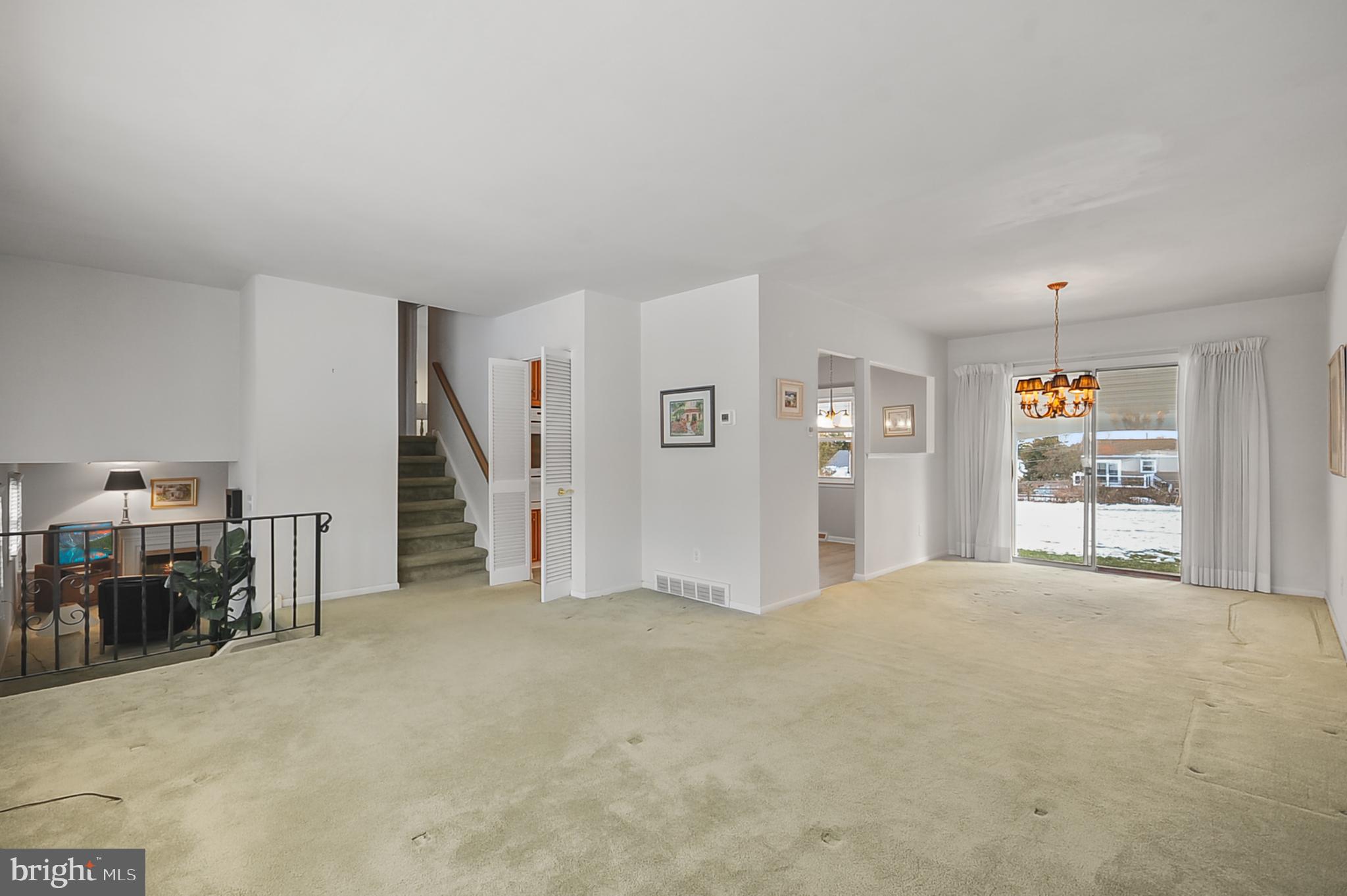 BURGUNDY HILLS - Residential