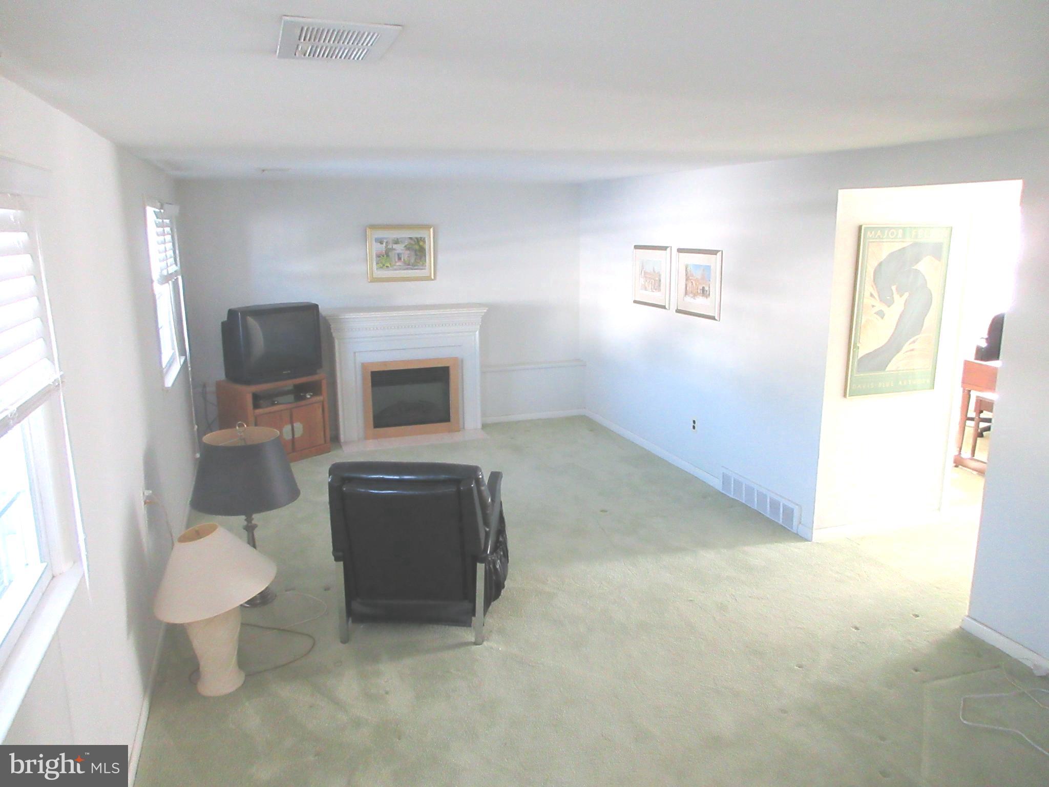 BURGUNDY HILLS - Residential