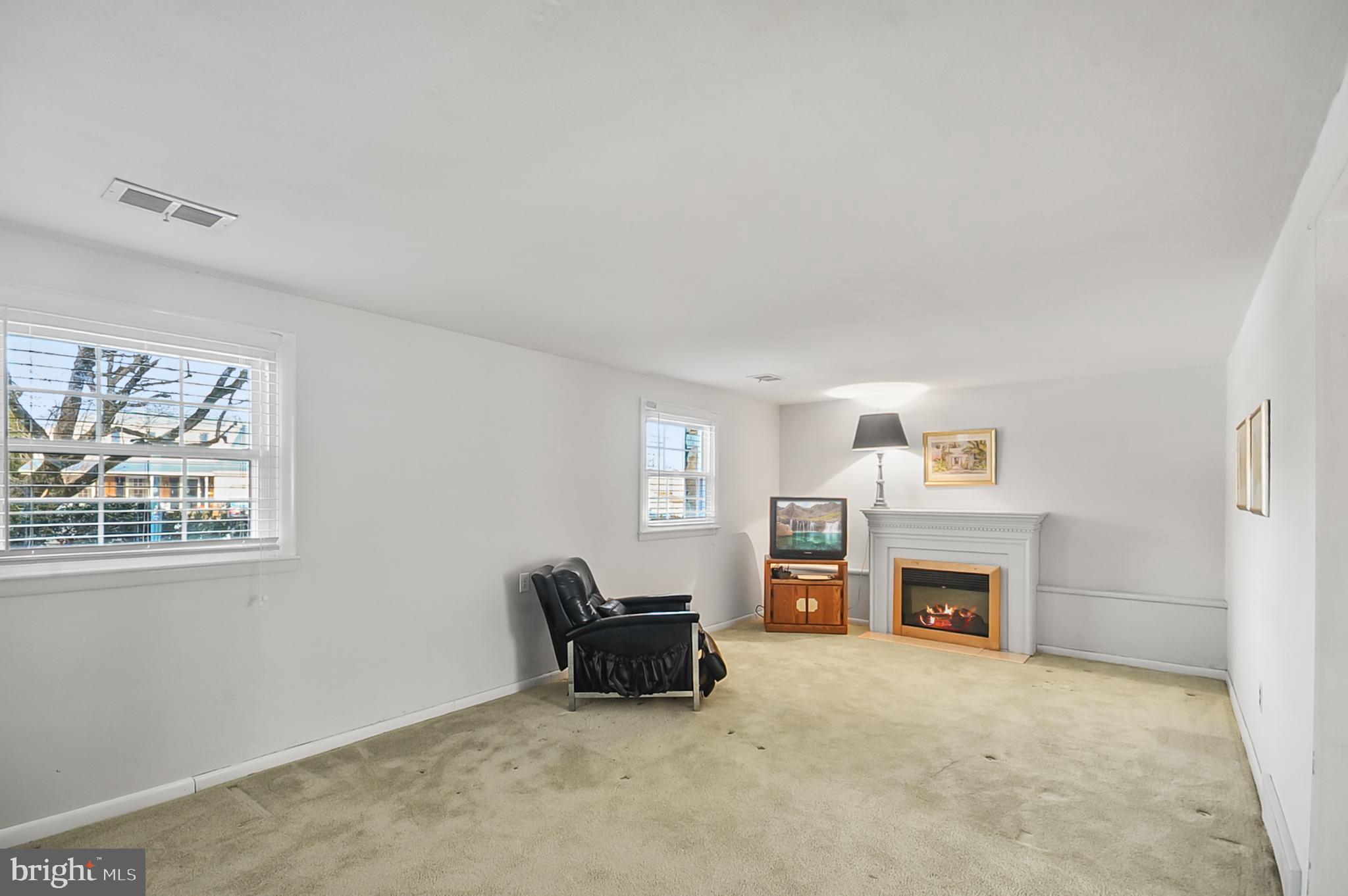 BURGUNDY HILLS - Residential