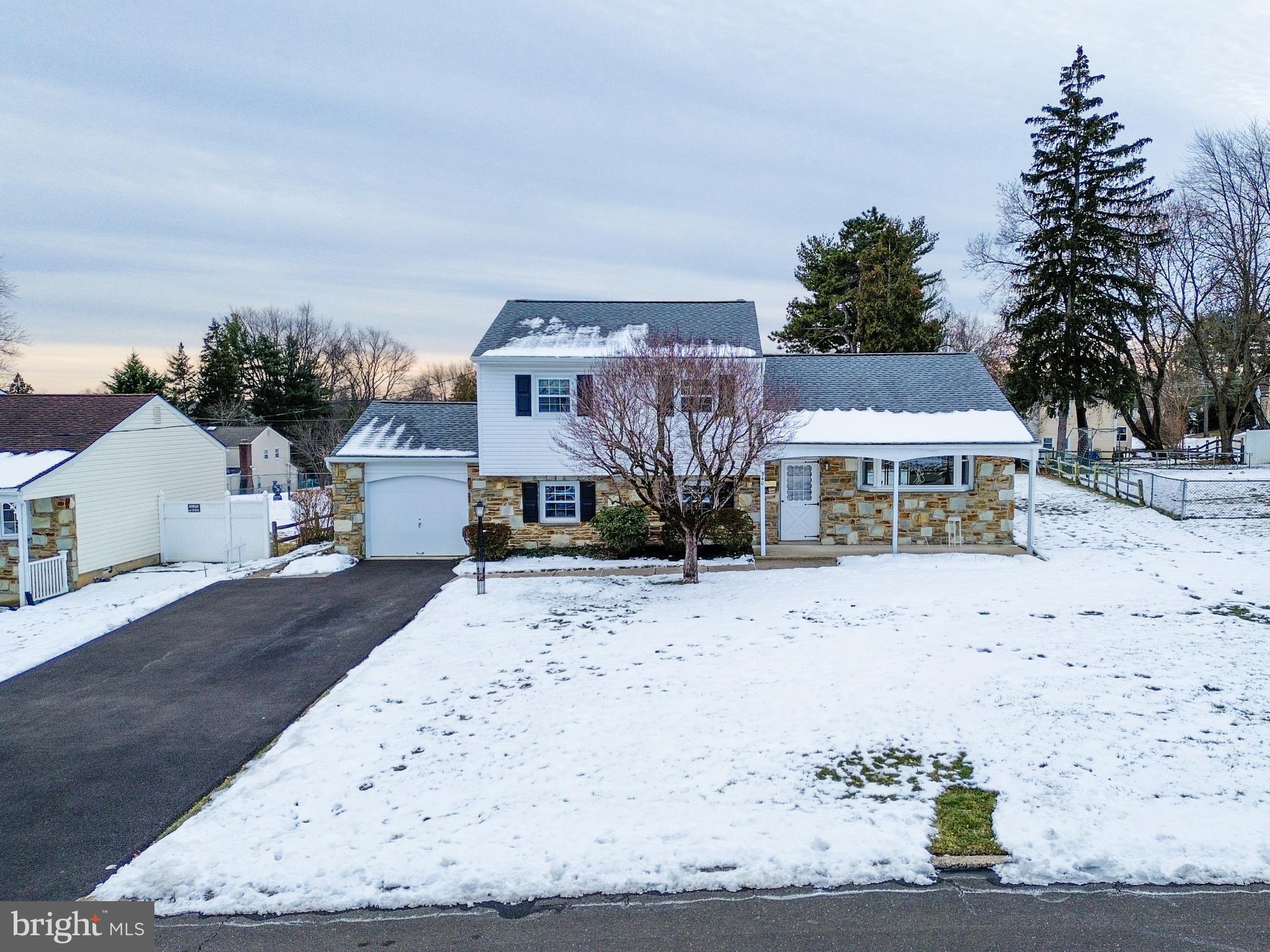 BURGUNDY HILLS - Residential