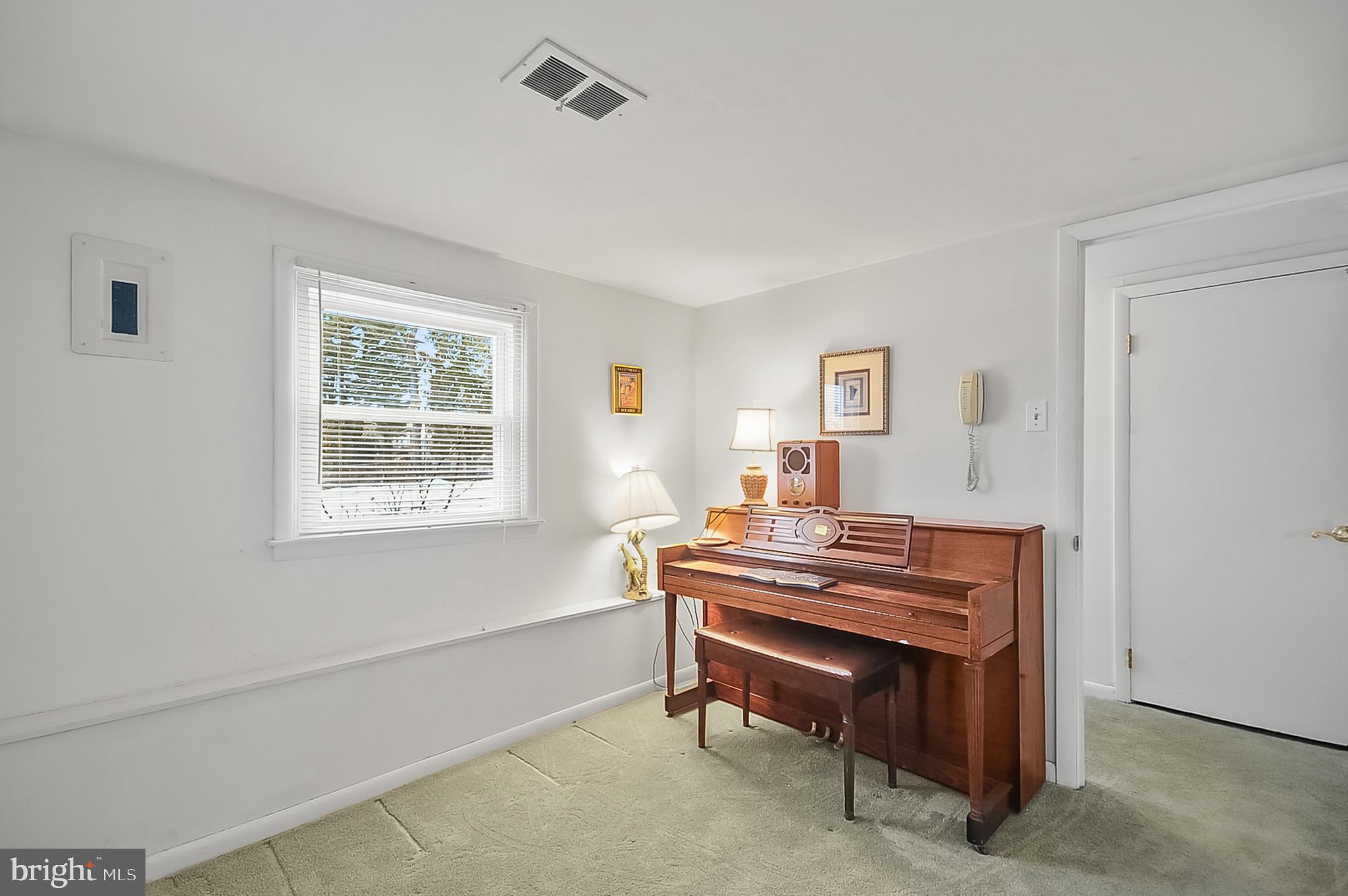 BURGUNDY HILLS - Residential