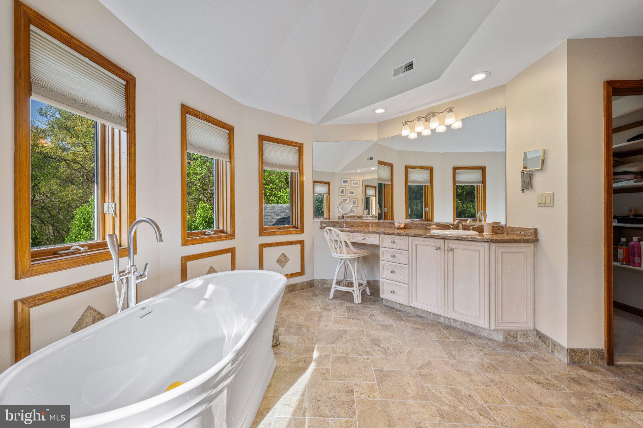 KINGSVILLE - Residential