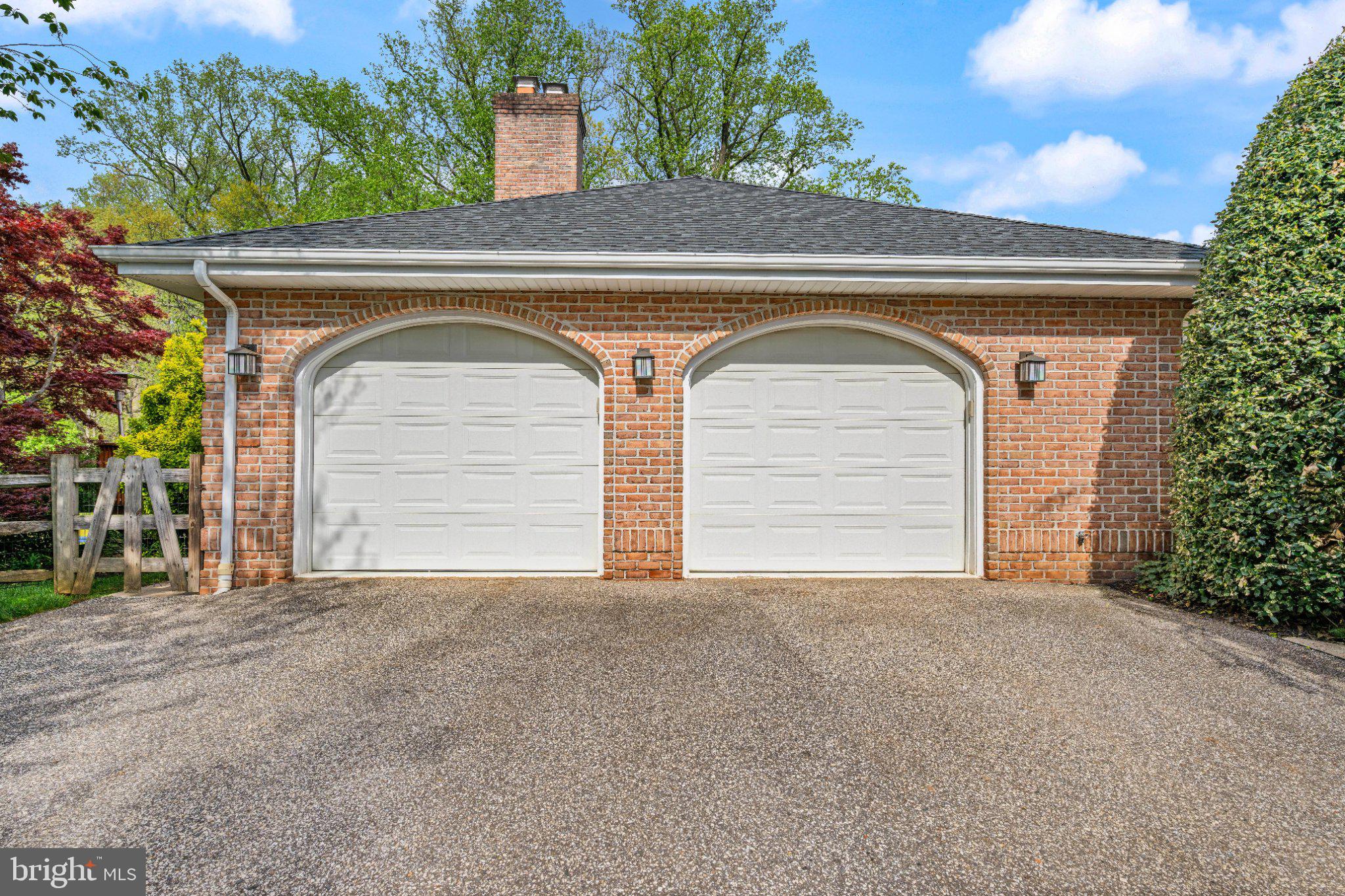 KINGSVILLE - Residential