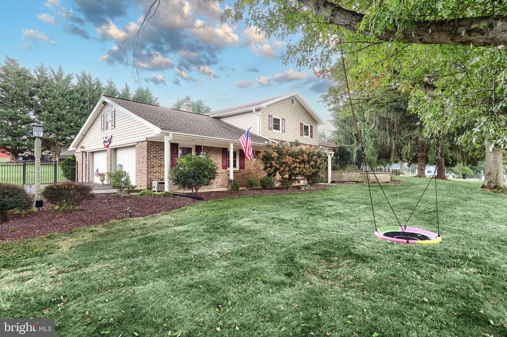 Photo of 420 Greenway Drive, RED LION, PA 17356 (MLS # PAYK2090086)