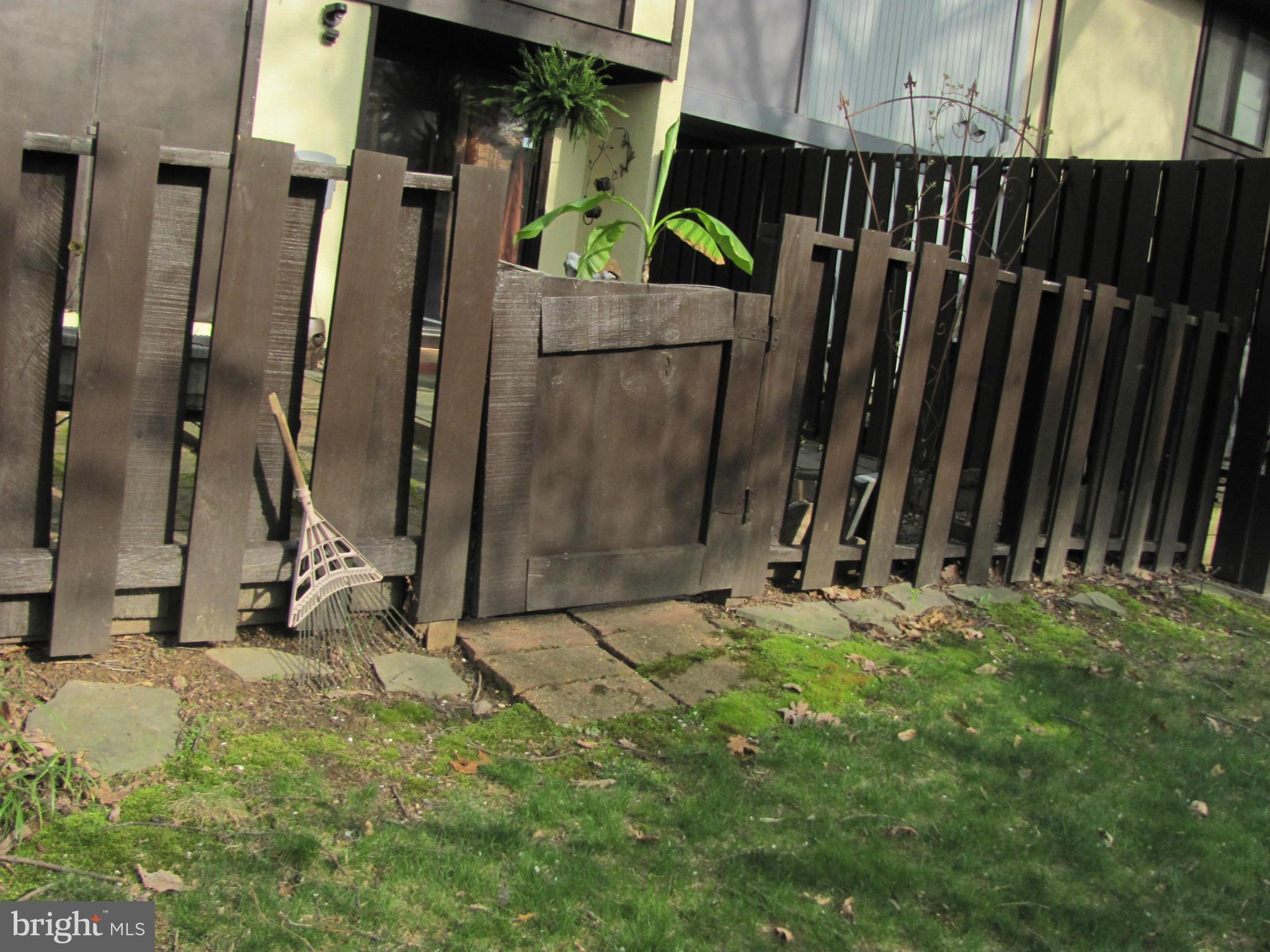 RESTON - Residential Lease