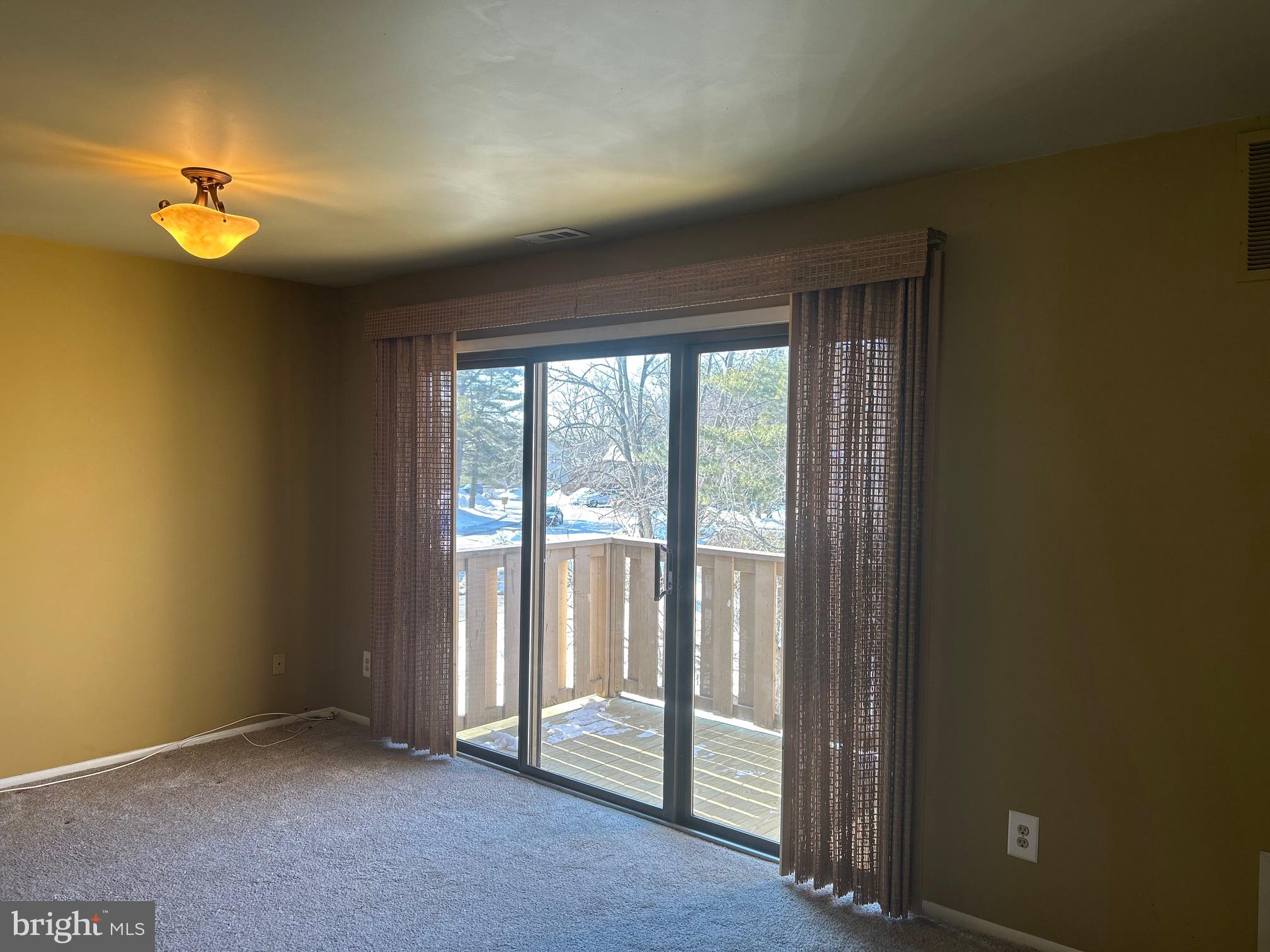 716 WOODHOLLOW DRIVE