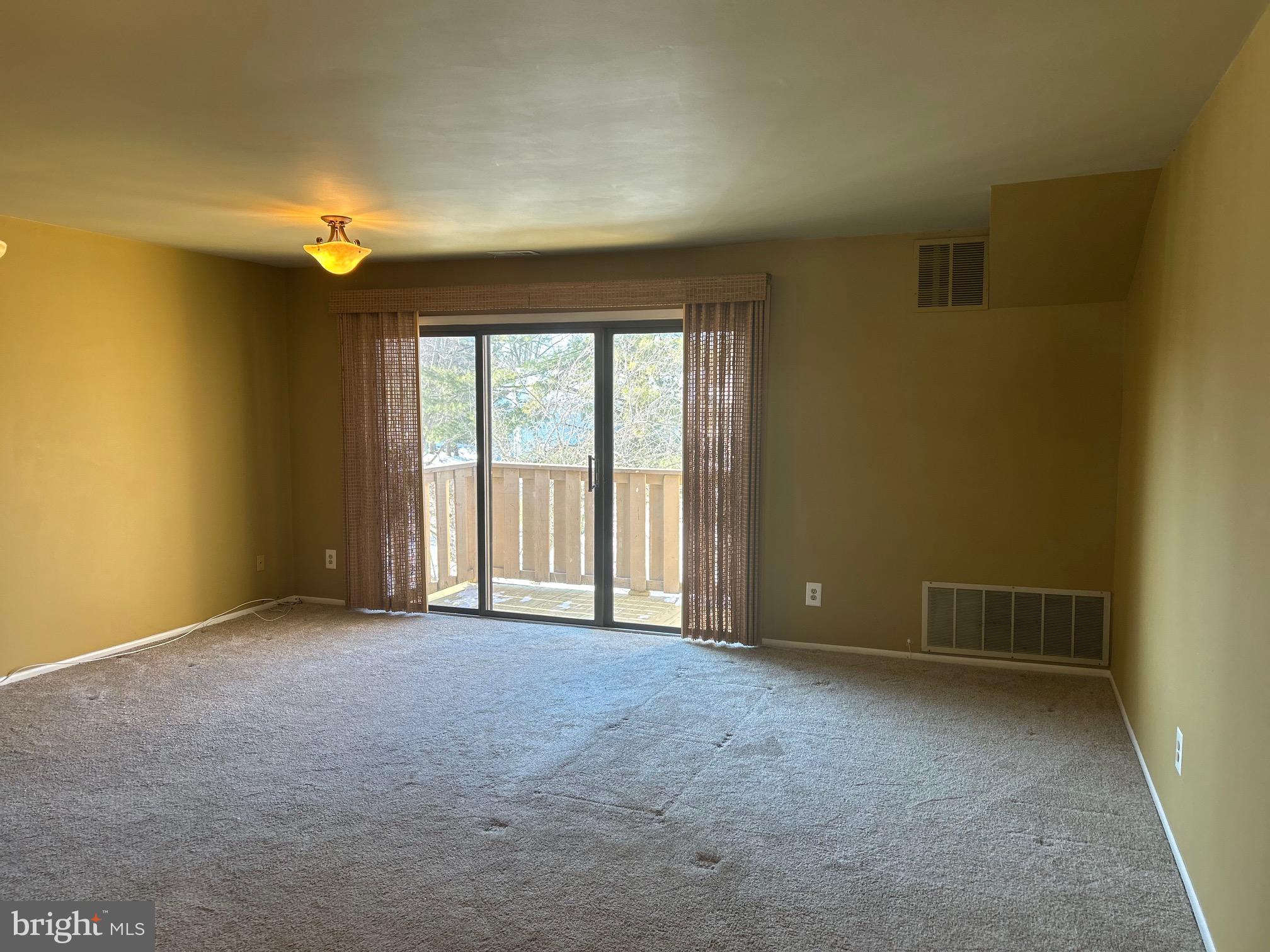 716 WOODHOLLOW DRIVE