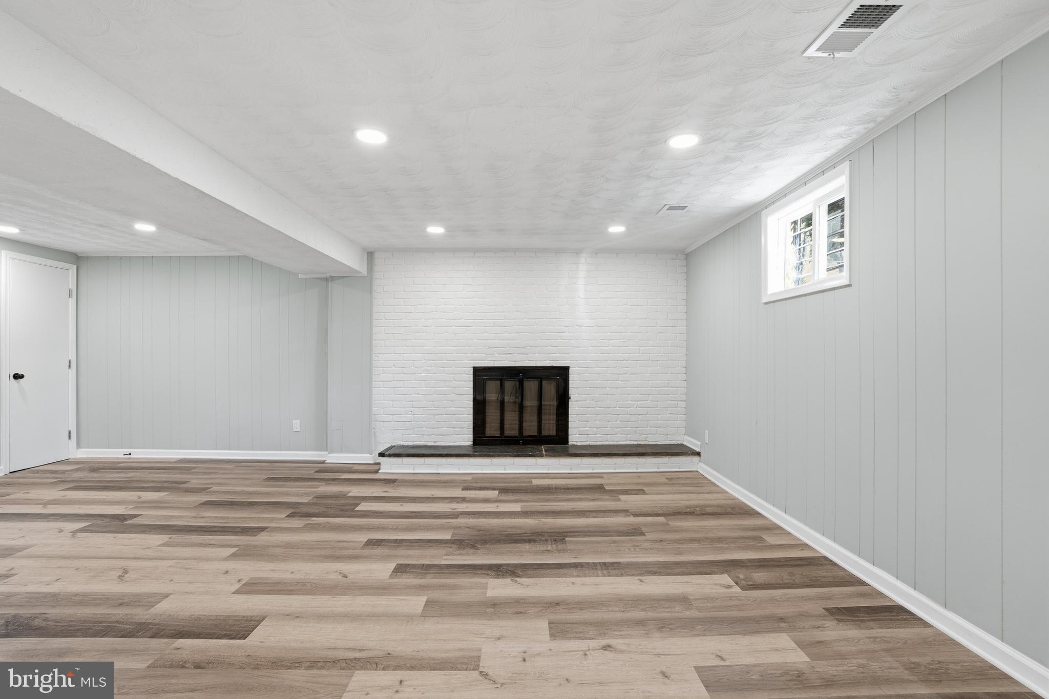 BARNABY VILLAGE - Residential