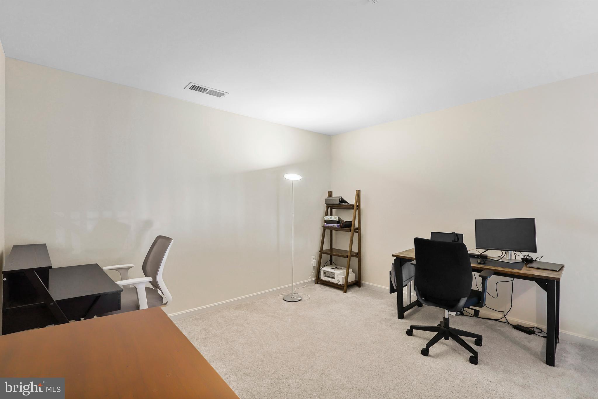 THE COMMONS ON POTOMAC SQUARE - Residential