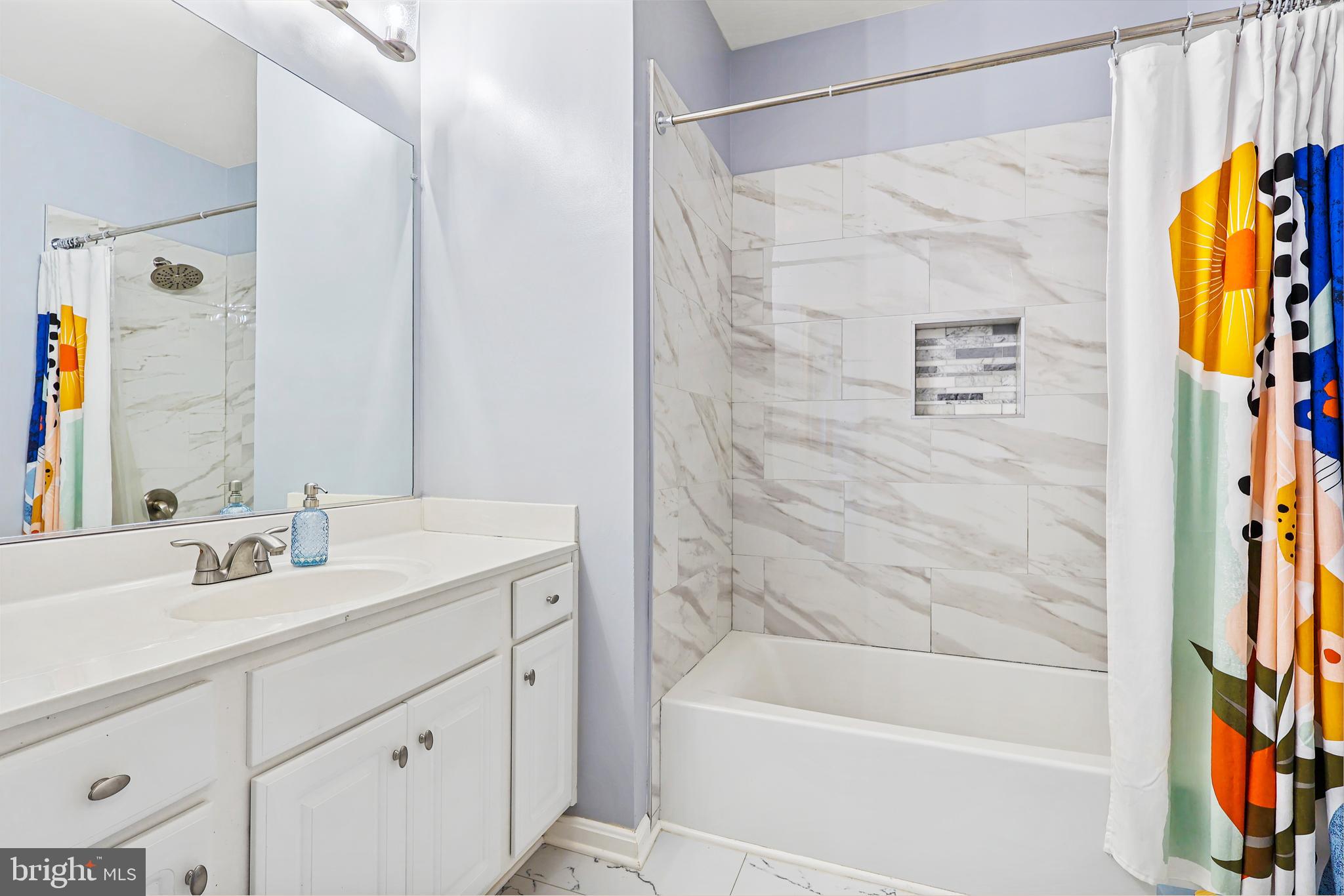 THE COMMONS ON POTOMAC SQUARE - Residential