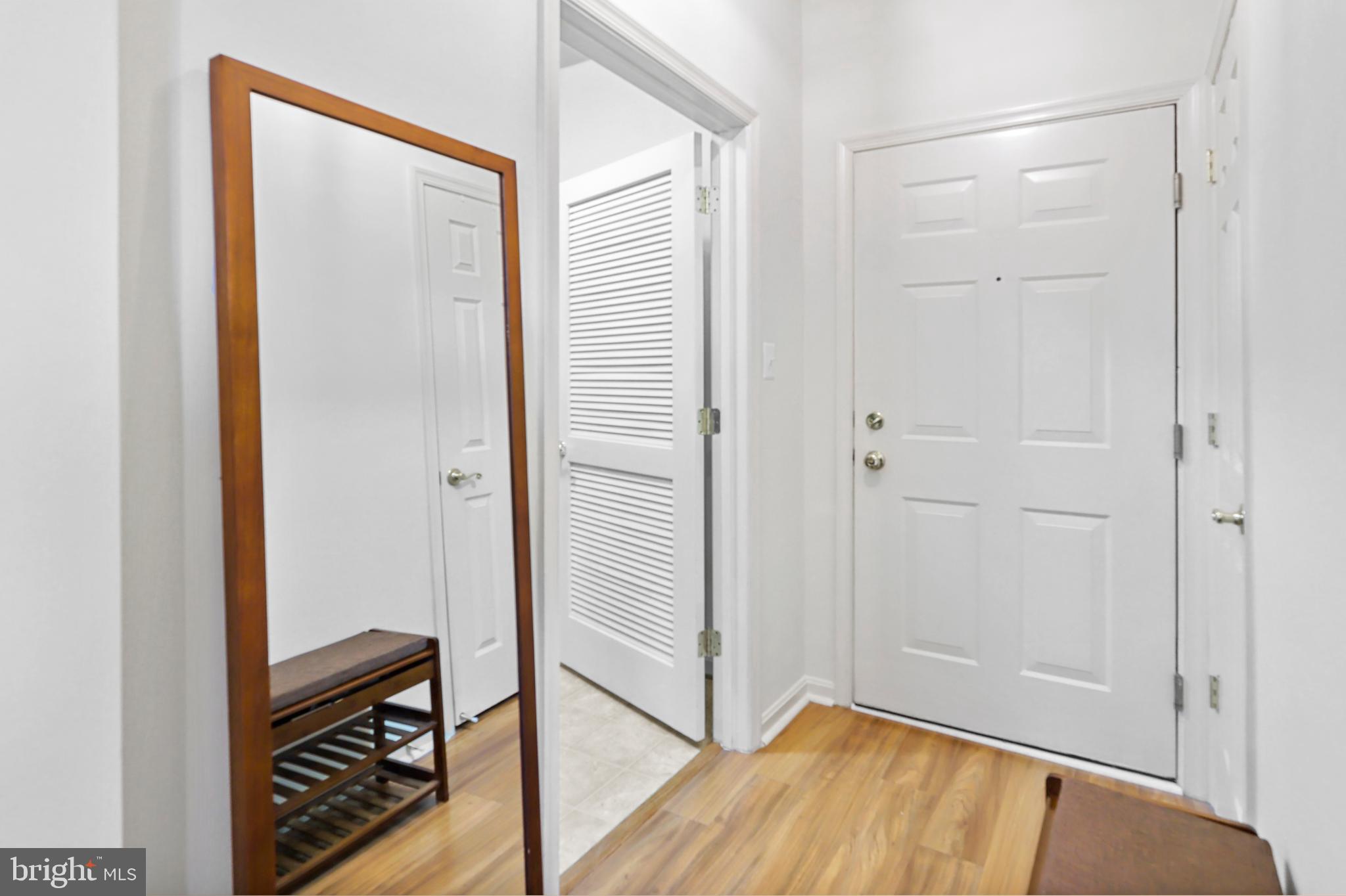 THE COMMONS ON POTOMAC SQUARE - Residential