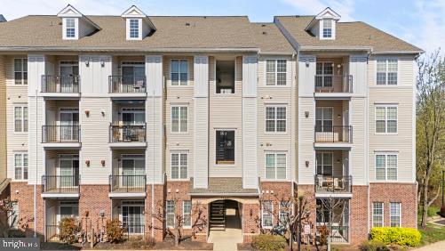 THE COMMONS ON POTOMAC SQUARE - Residential