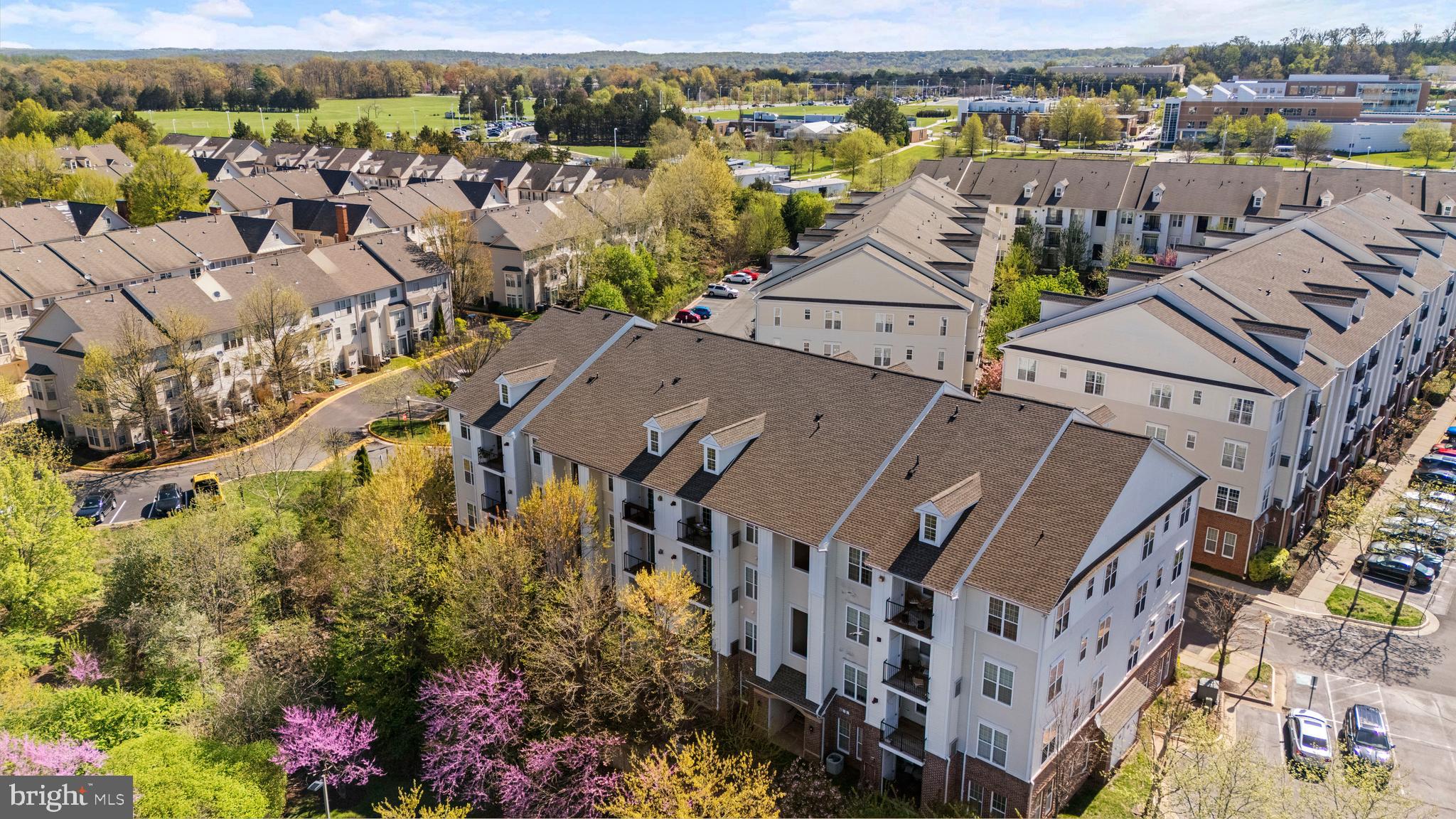 THE COMMONS ON POTOMAC SQUARE - Residential
