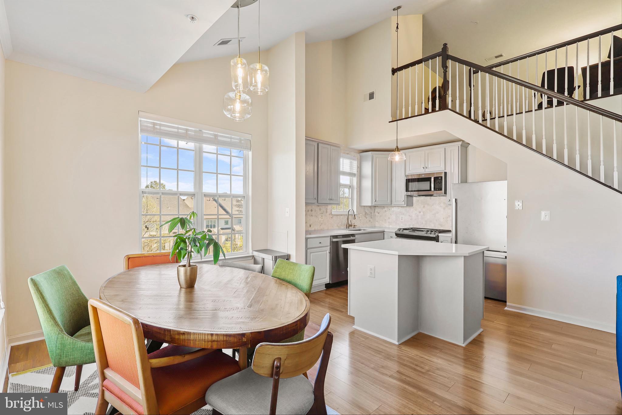 THE COMMONS ON POTOMAC SQUARE - Residential