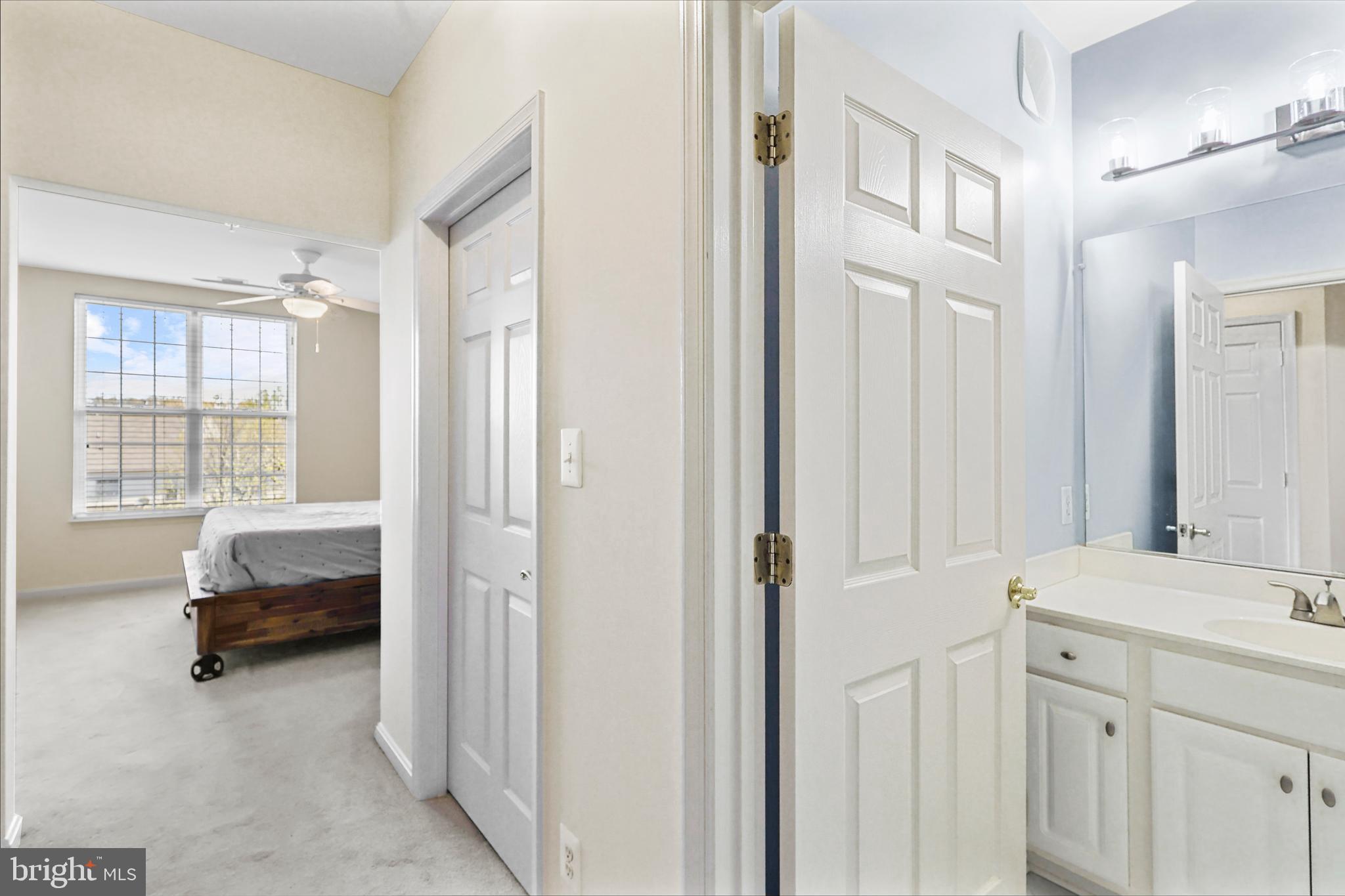 THE COMMONS ON POTOMAC SQUARE - Residential