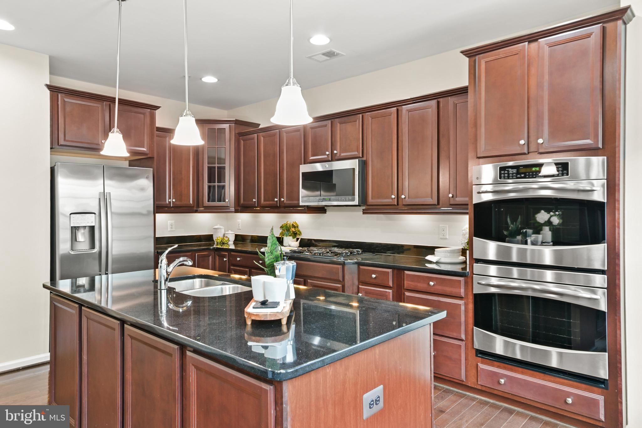 POTOMAC OVERLOOK CONDO - Residential