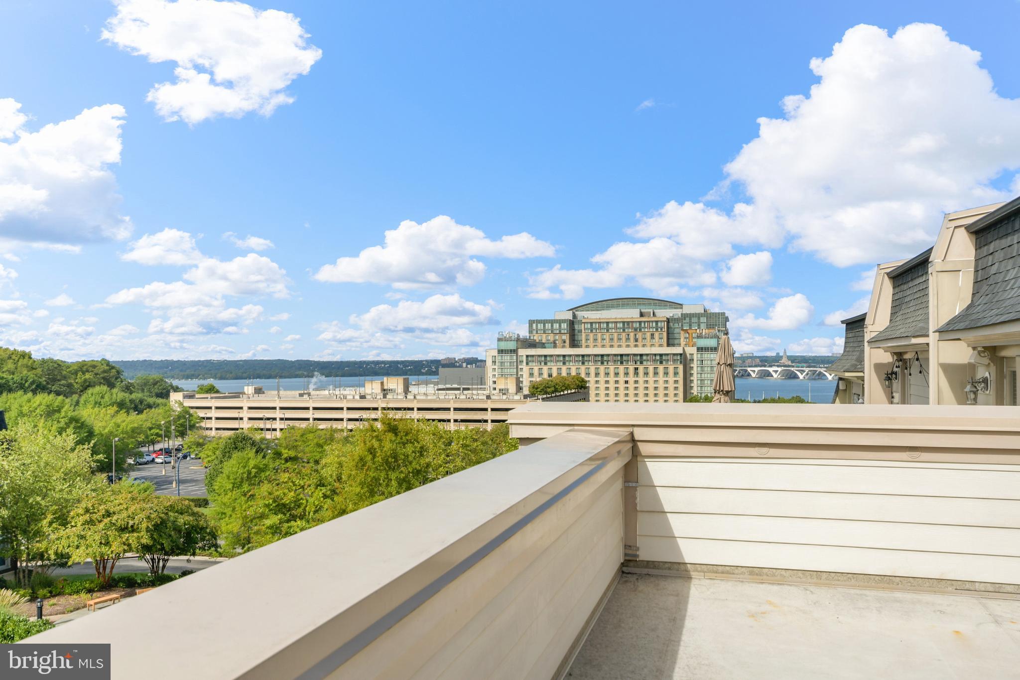 POTOMAC OVERLOOK CONDO - Residential