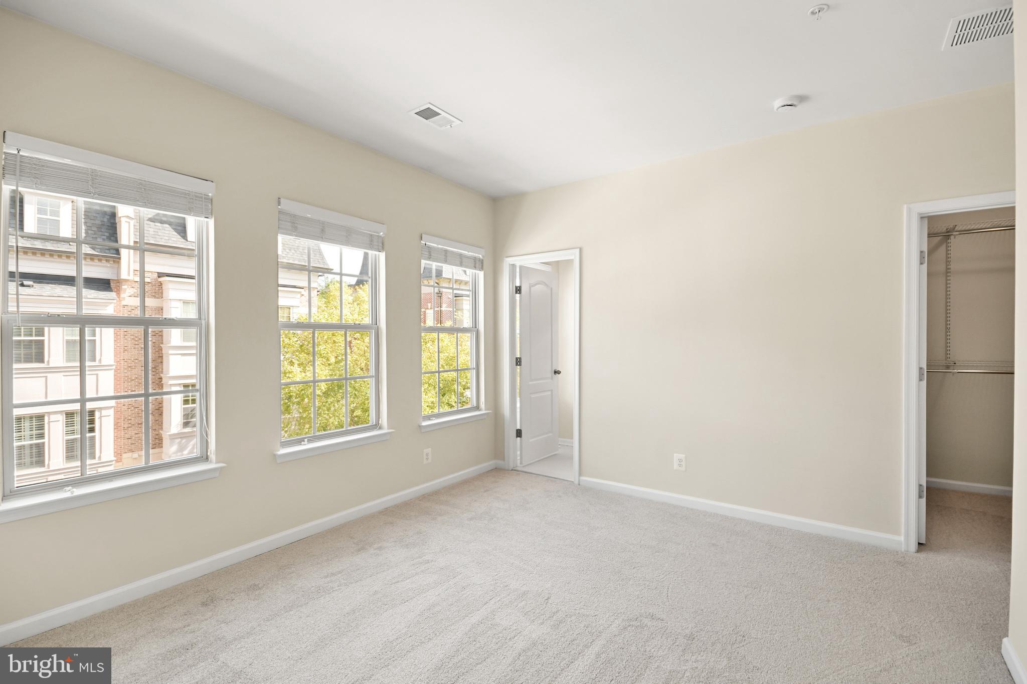 POTOMAC OVERLOOK CONDO - Residential