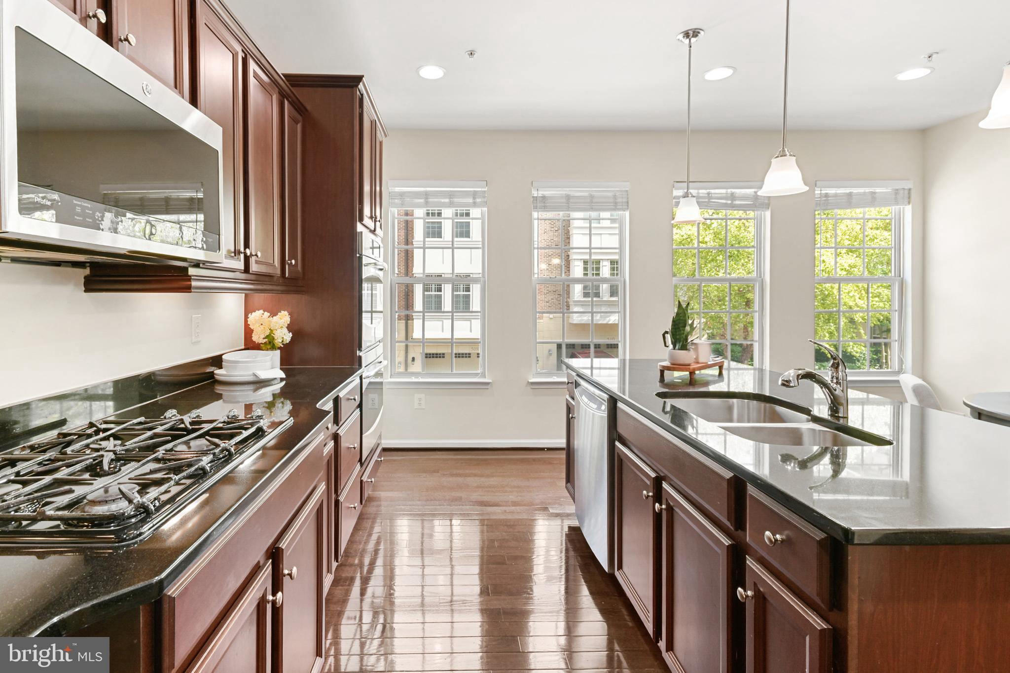 POTOMAC OVERLOOK CONDO - Residential