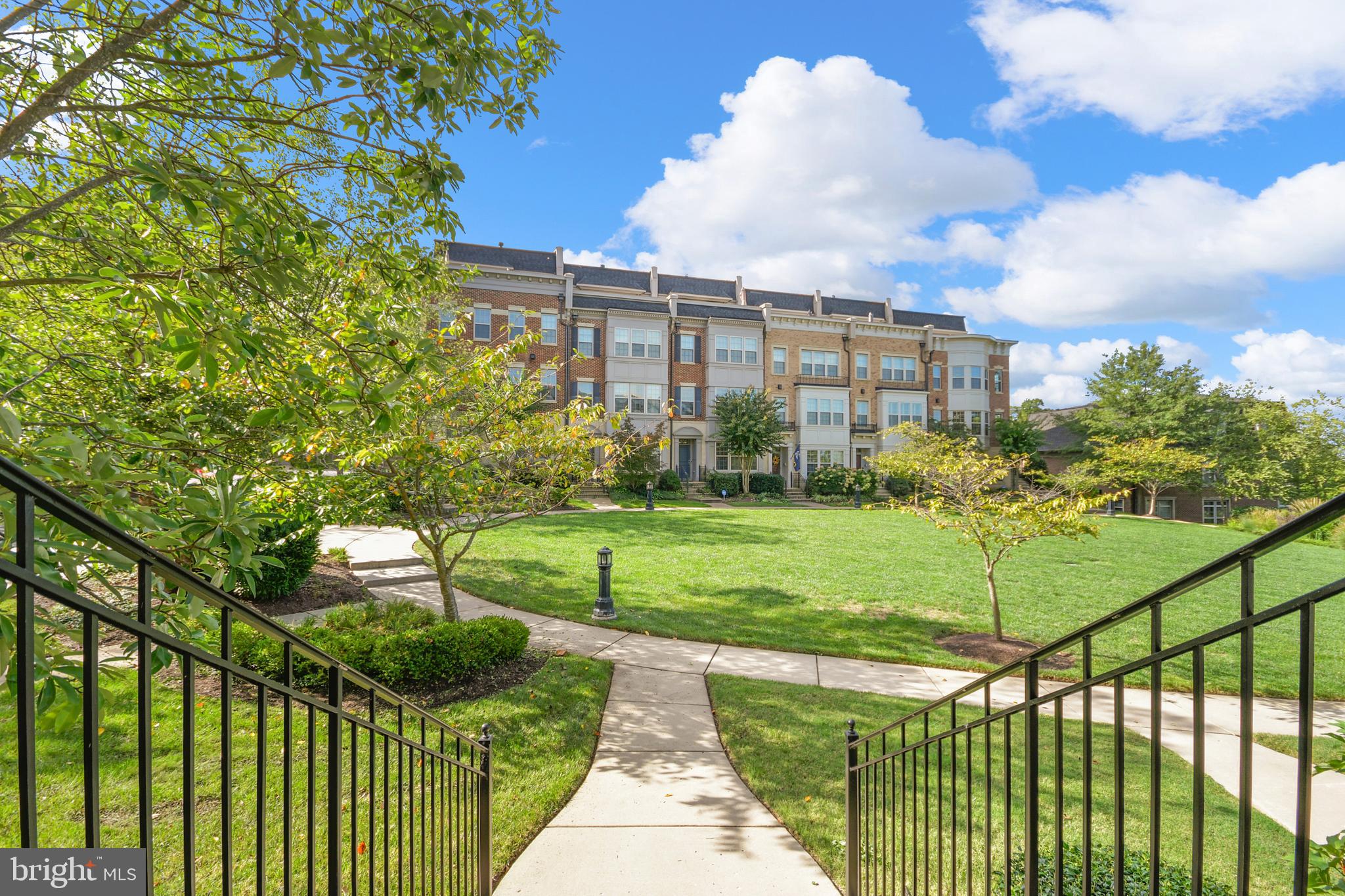 POTOMAC OVERLOOK CONDO - Residential