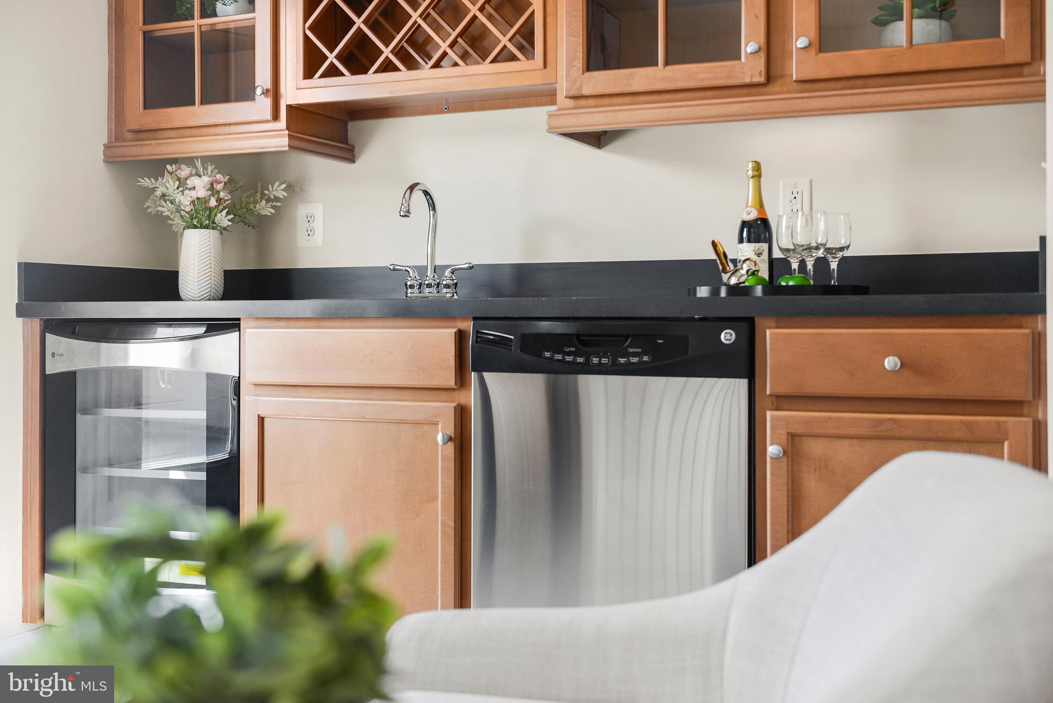 POTOMAC OVERLOOK CONDO - Residential