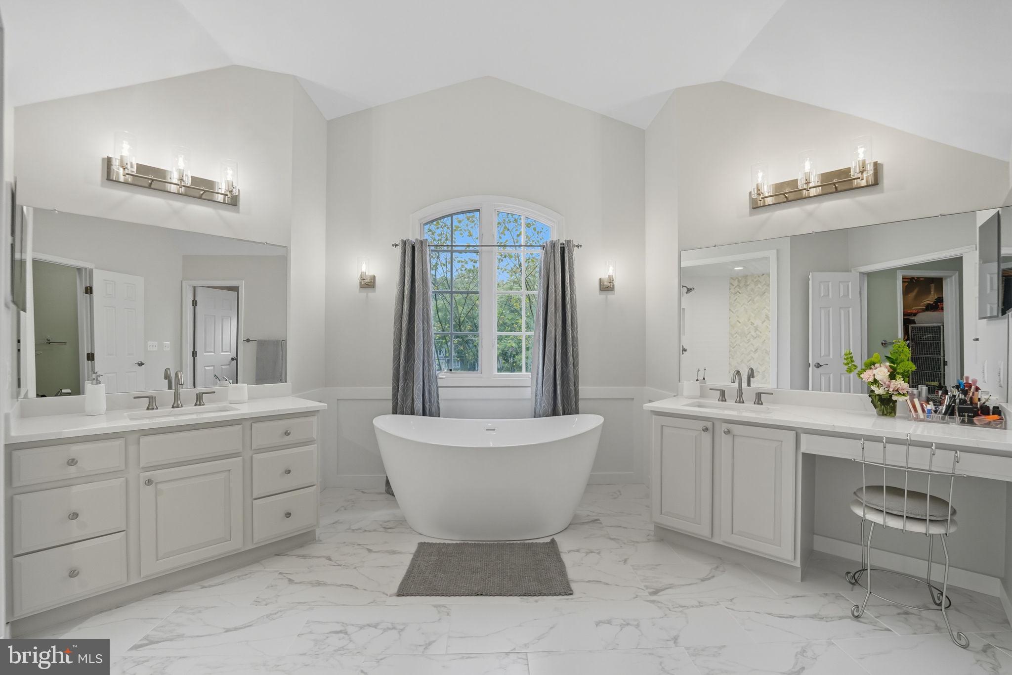 AYR HILL - Residential