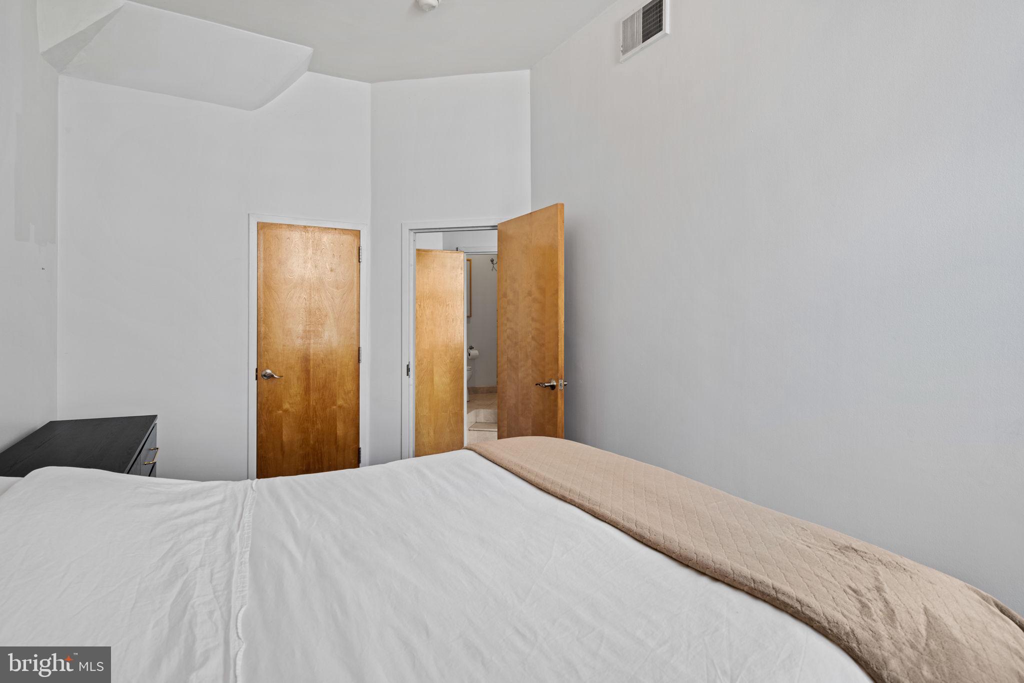 AVENUE OF THE ARTS - Residential