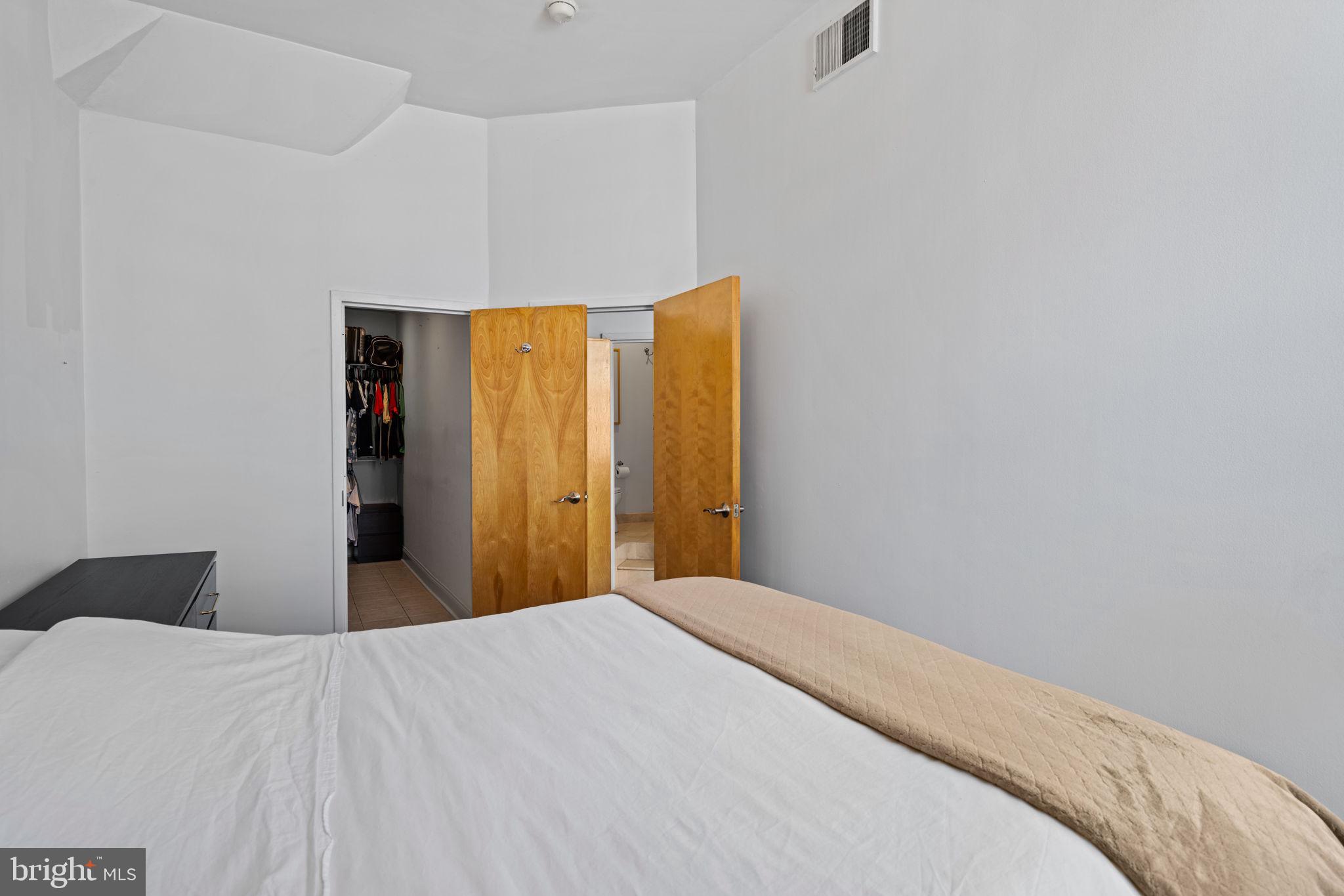 AVENUE OF THE ARTS - Residential
