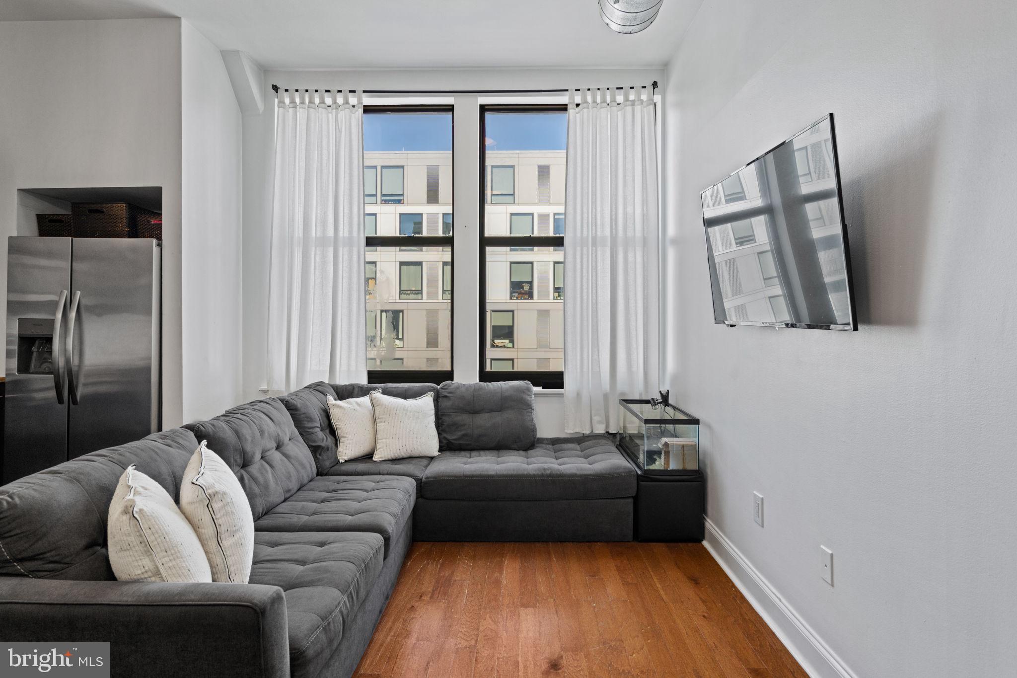 AVENUE OF THE ARTS - Residential