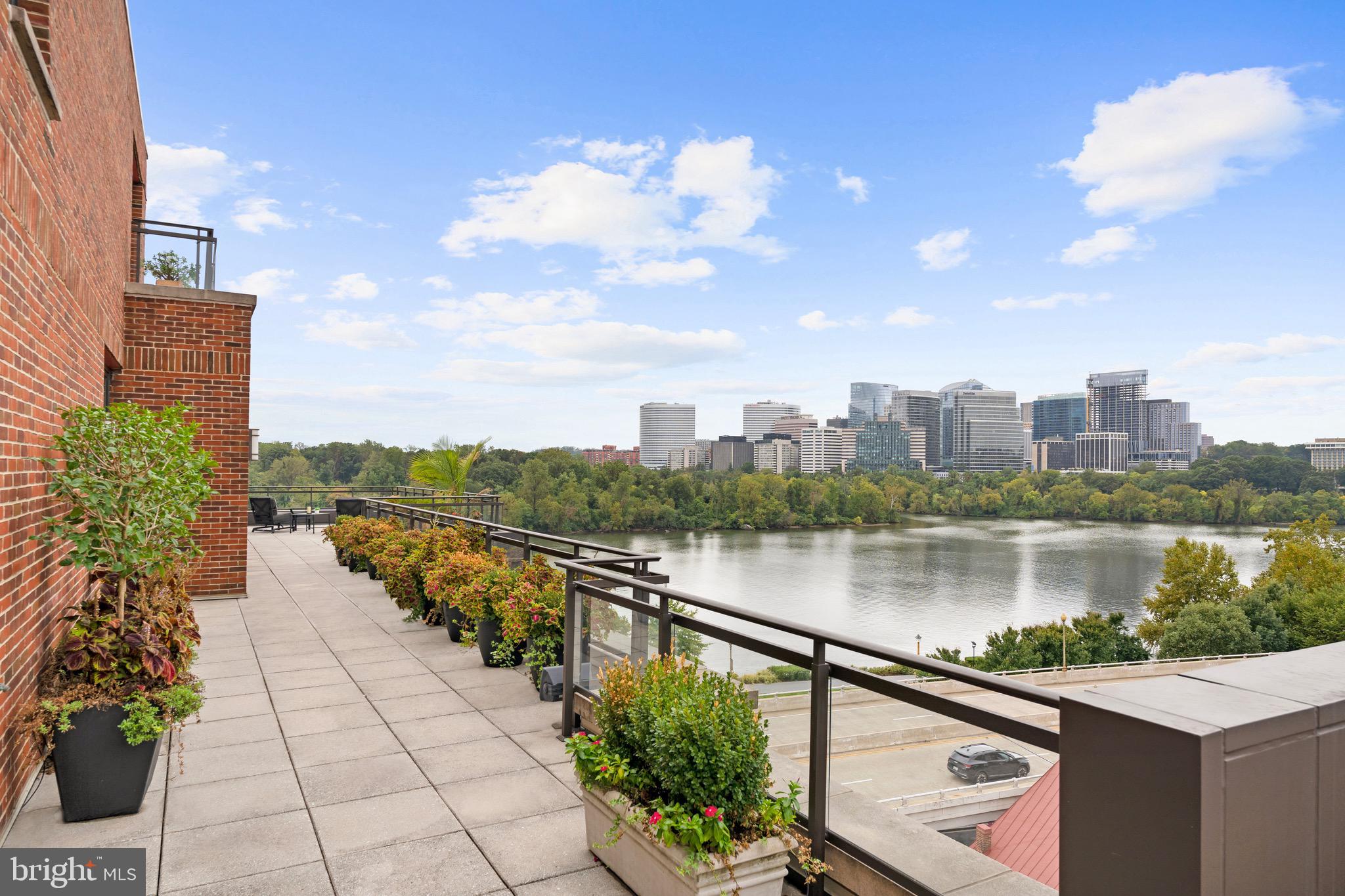 GEORGETOWN - Residential