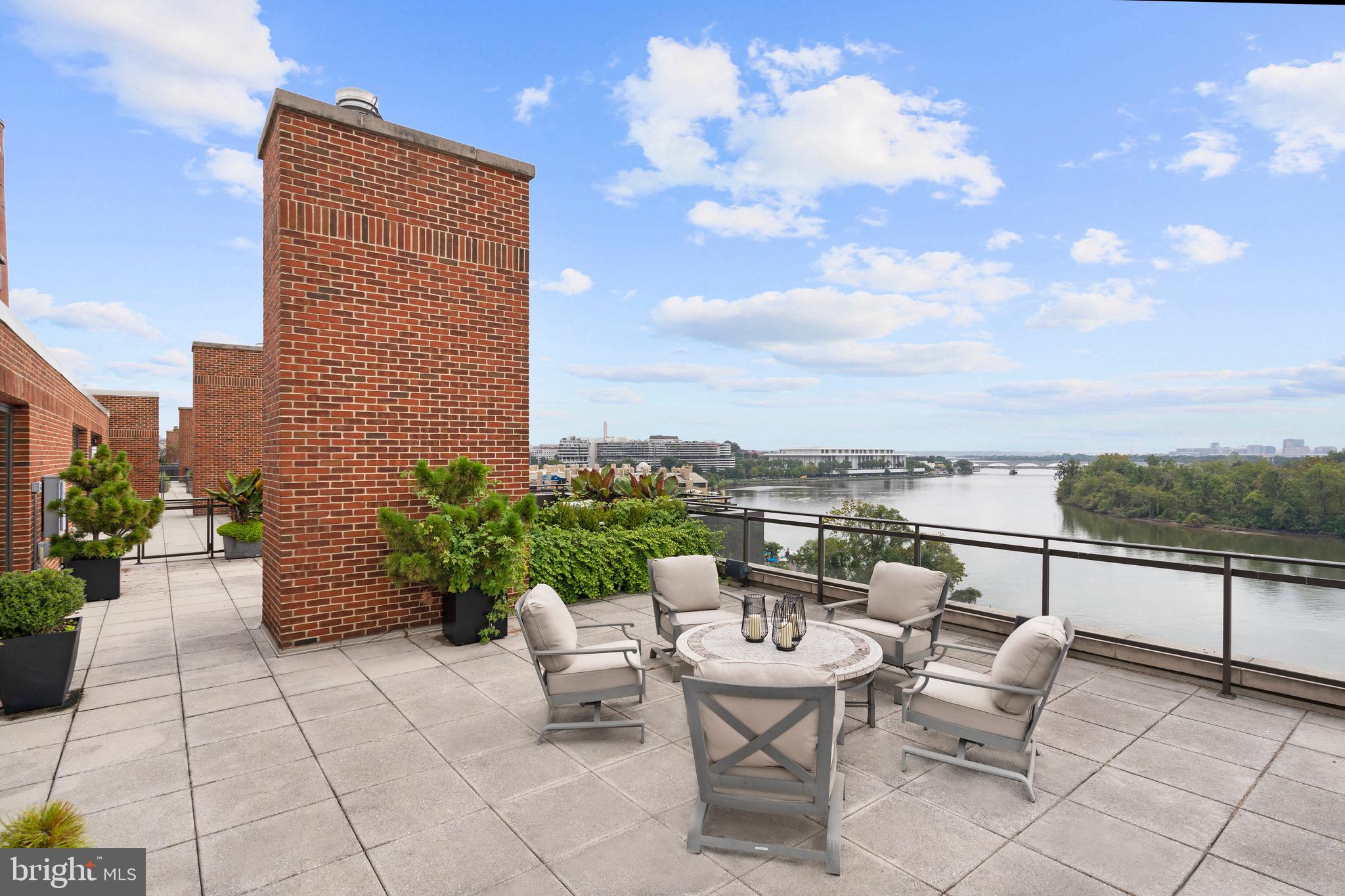 GEORGETOWN - Residential