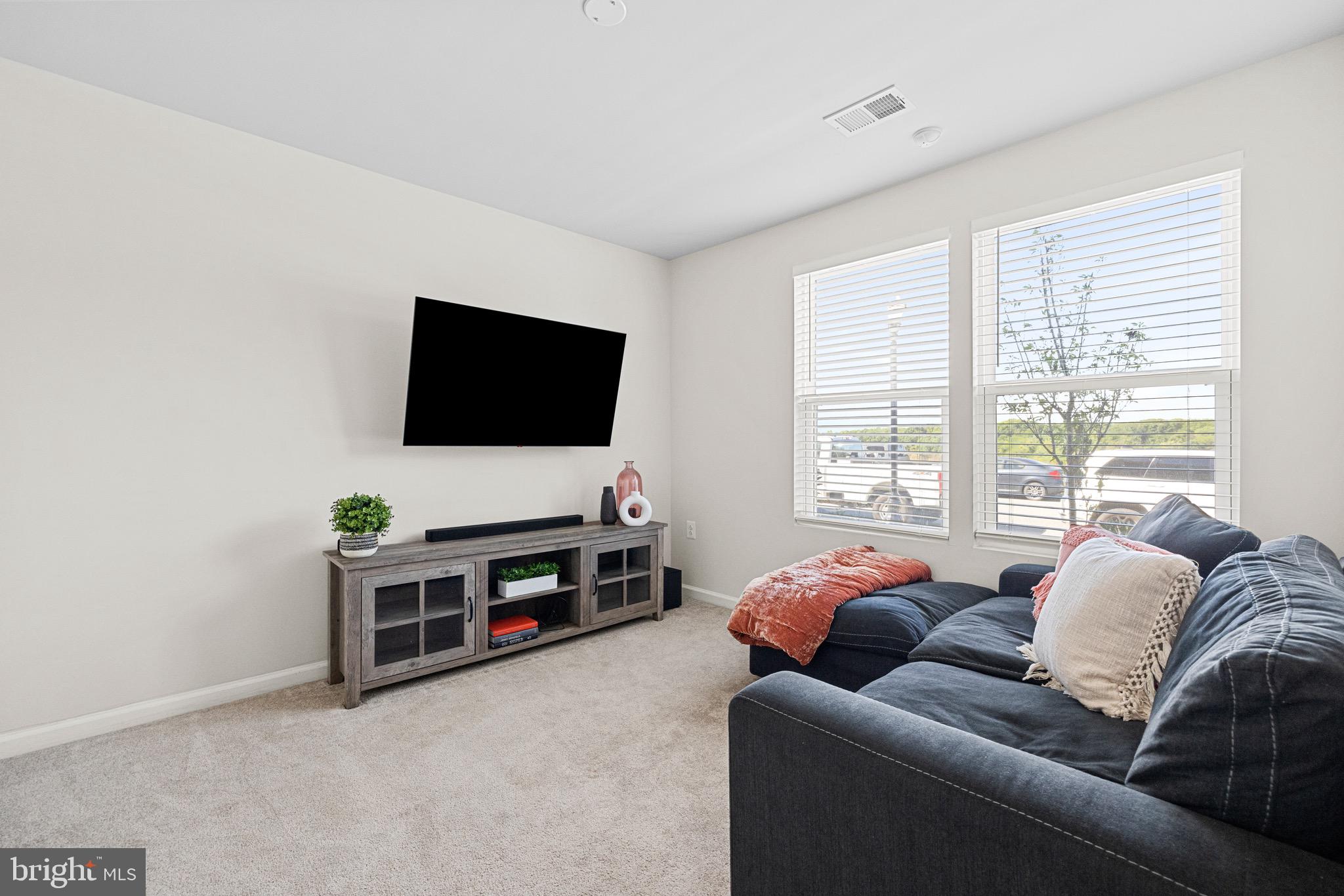 PRESIDENTS POINTE - Residential Lease