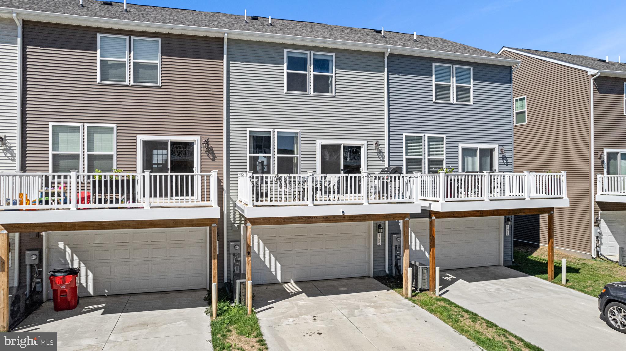 PRESIDENTS POINTE - Residential Lease