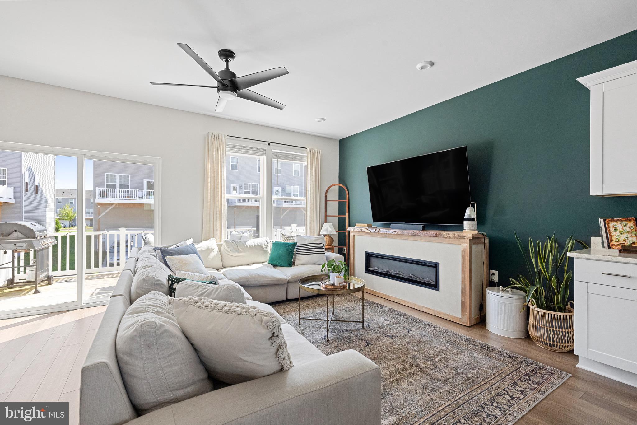 PRESIDENTS POINTE - Residential Lease