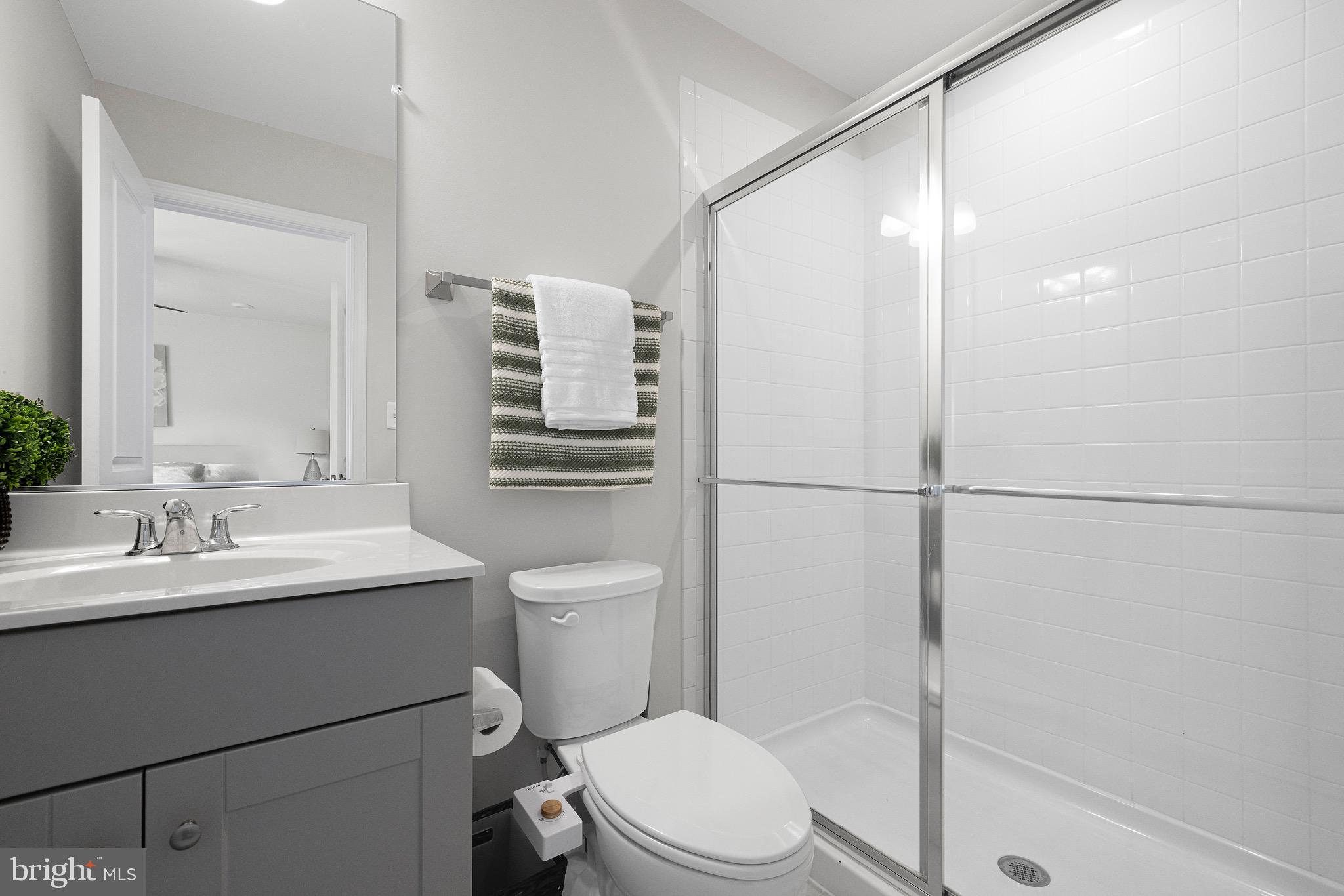 PRESIDENTS POINTE - Residential Lease