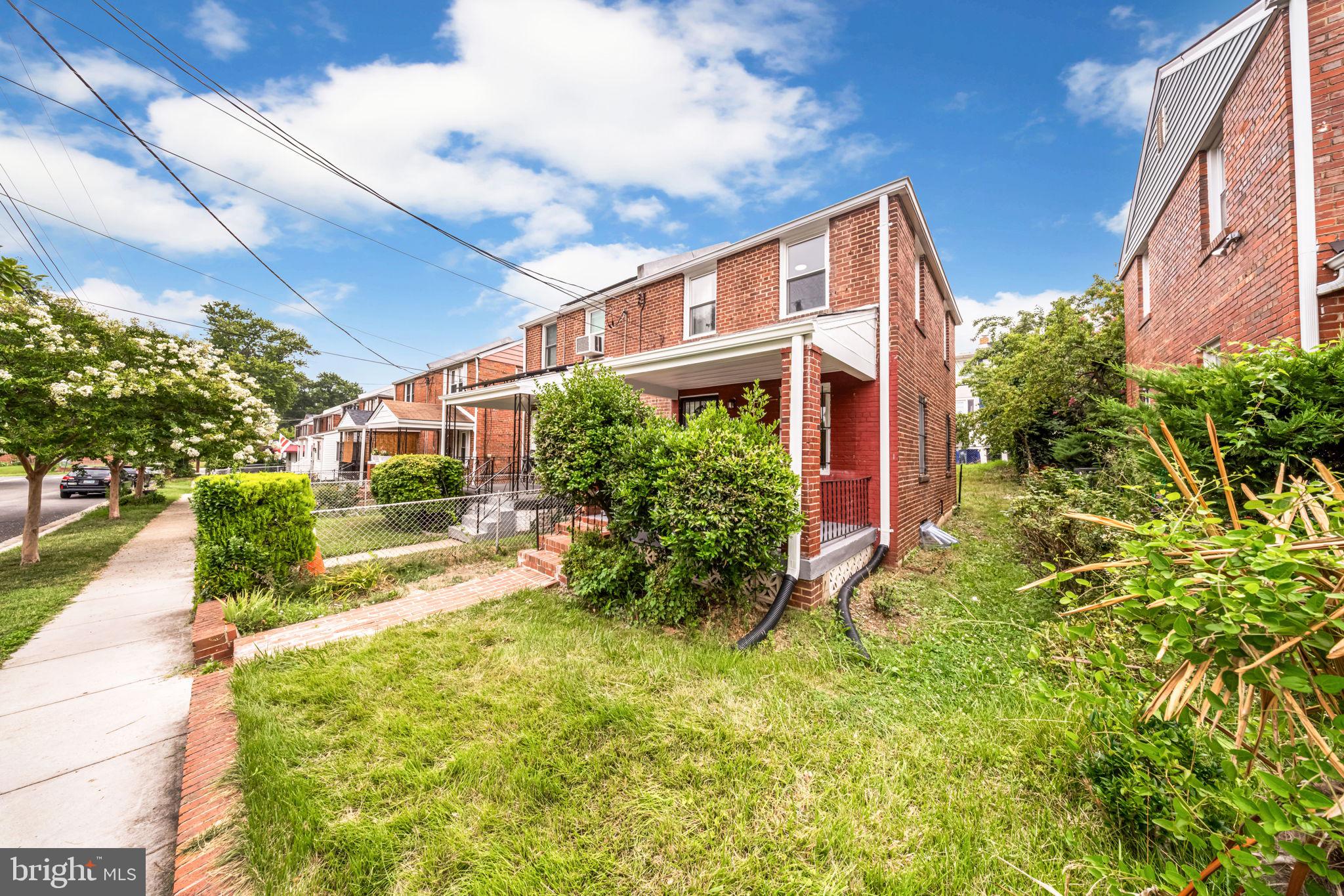 717 EMERSON STREET NE