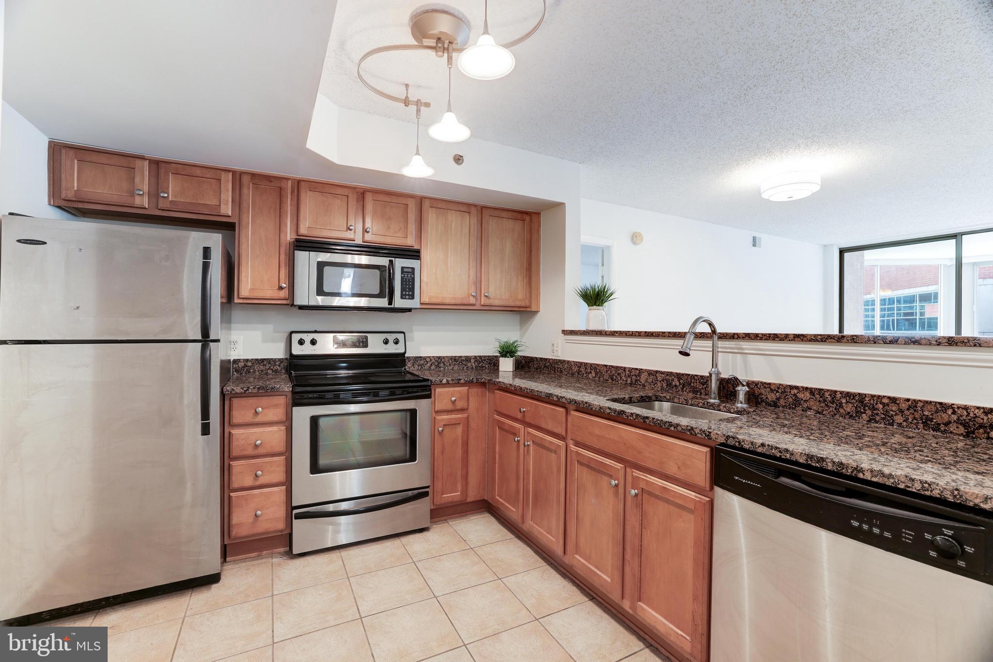 WESTVIEW AT BALLSTON METRO - Residential