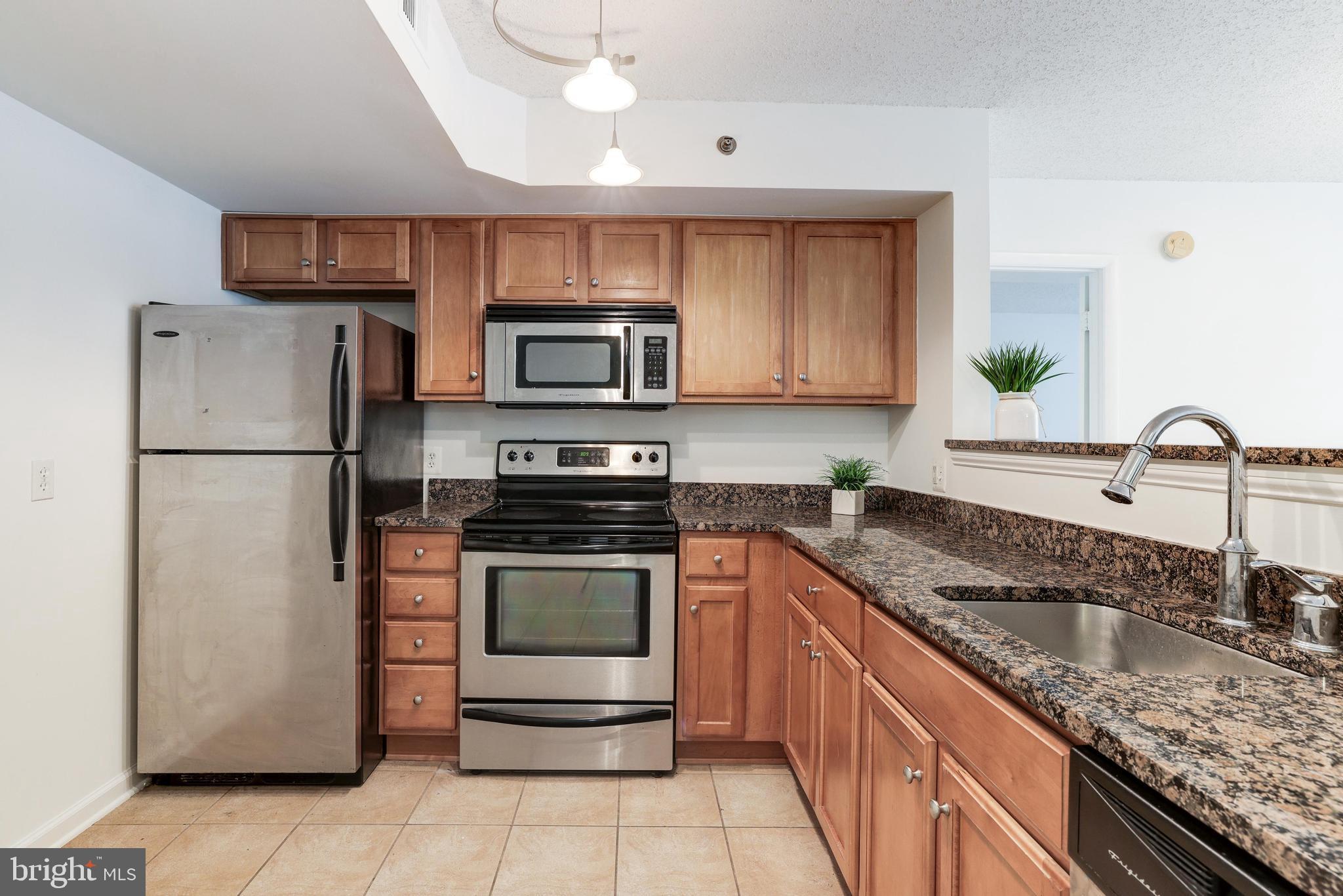 WESTVIEW AT BALLSTON METRO - Residential