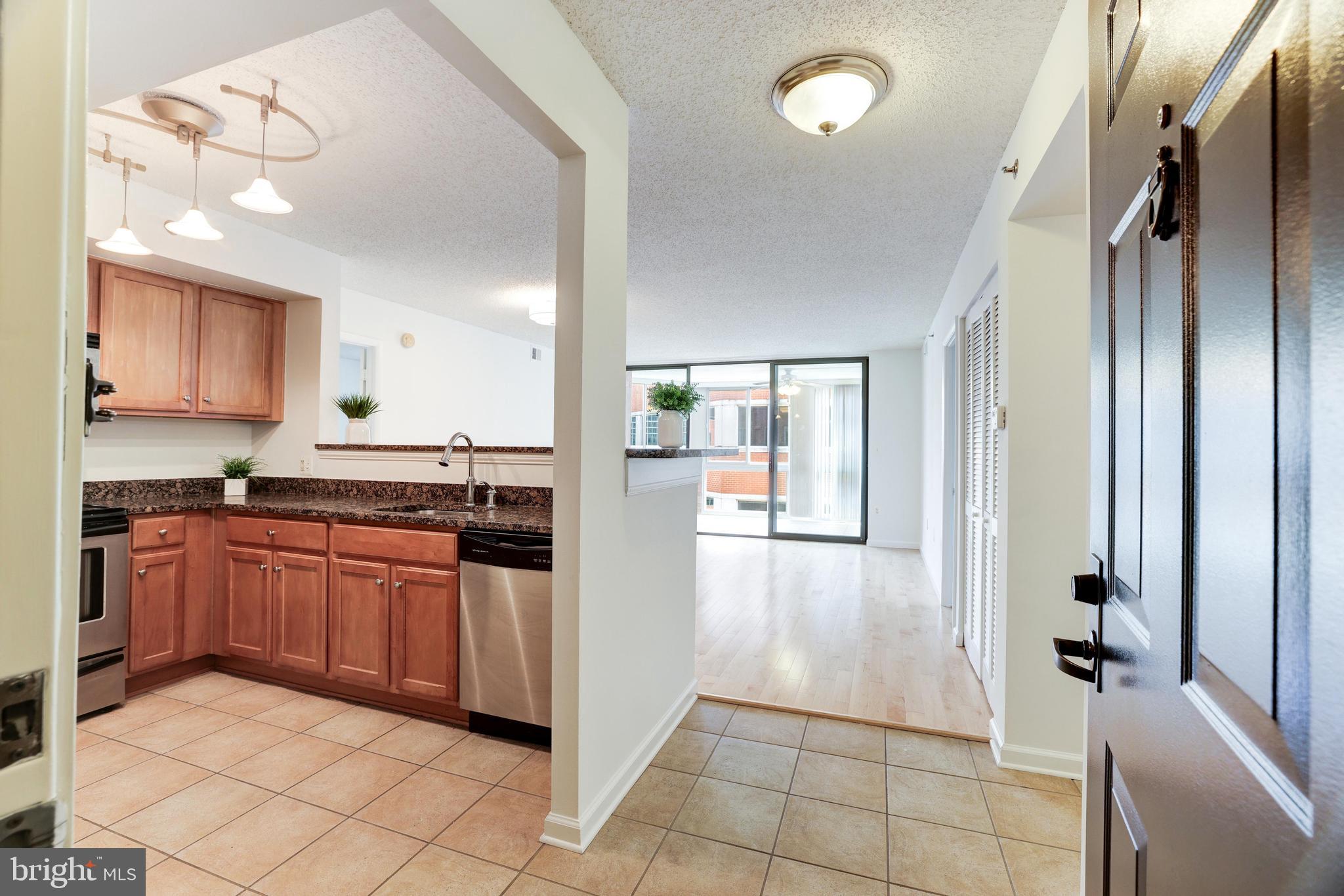 WESTVIEW AT BALLSTON METRO - Residential