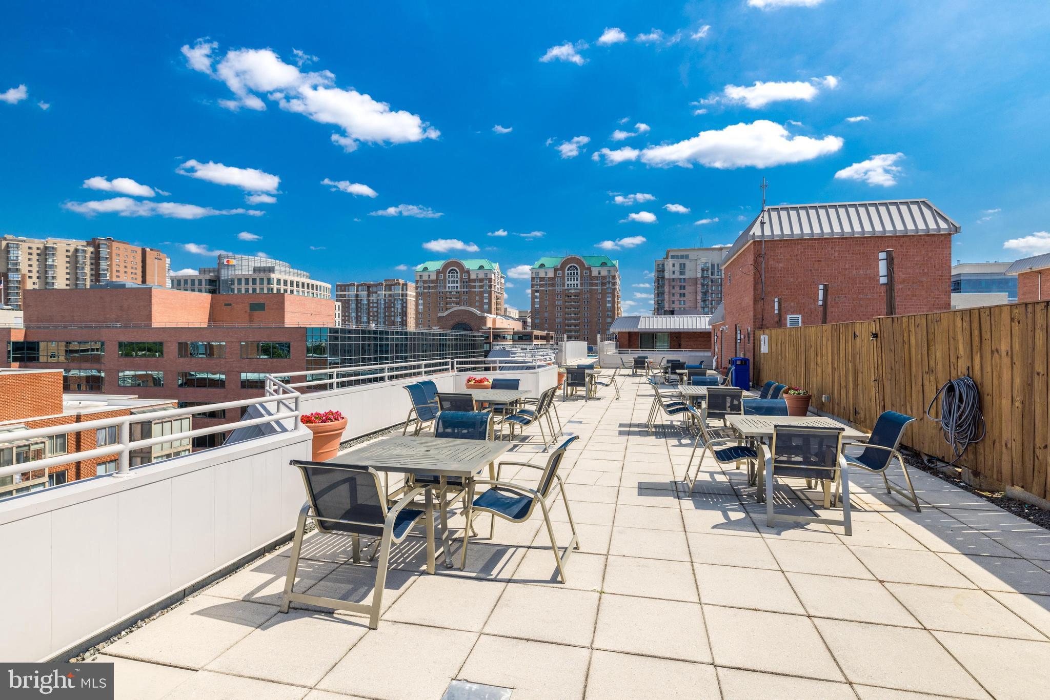 WESTVIEW AT BALLSTON METRO - Residential