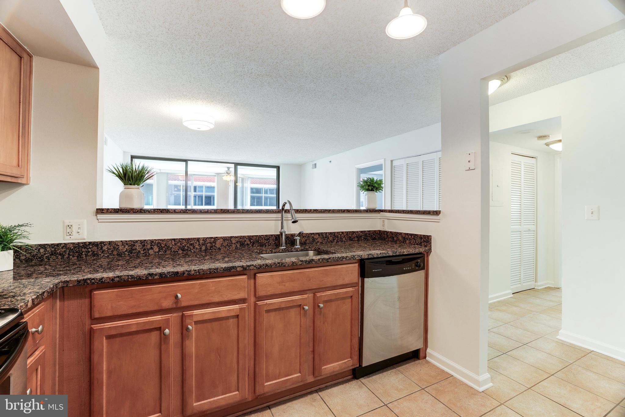 WESTVIEW AT BALLSTON METRO - Residential