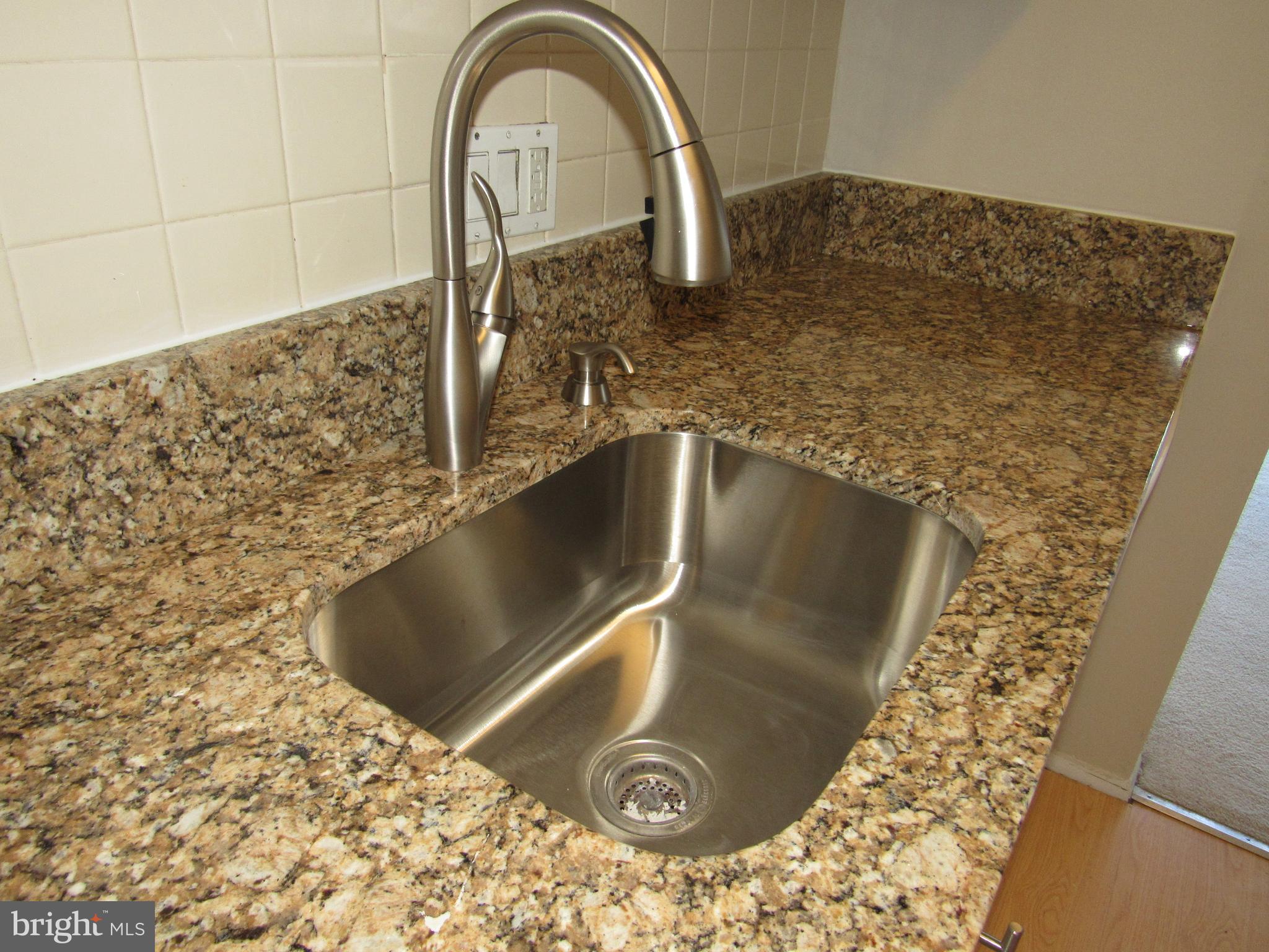 YORKTOWNE SQUARE - Residential Lease