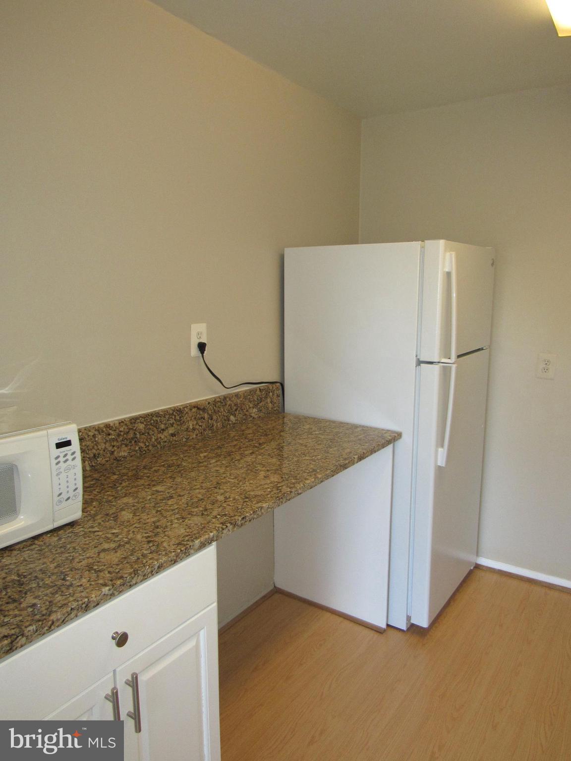 YORKTOWNE SQUARE - Residential Lease