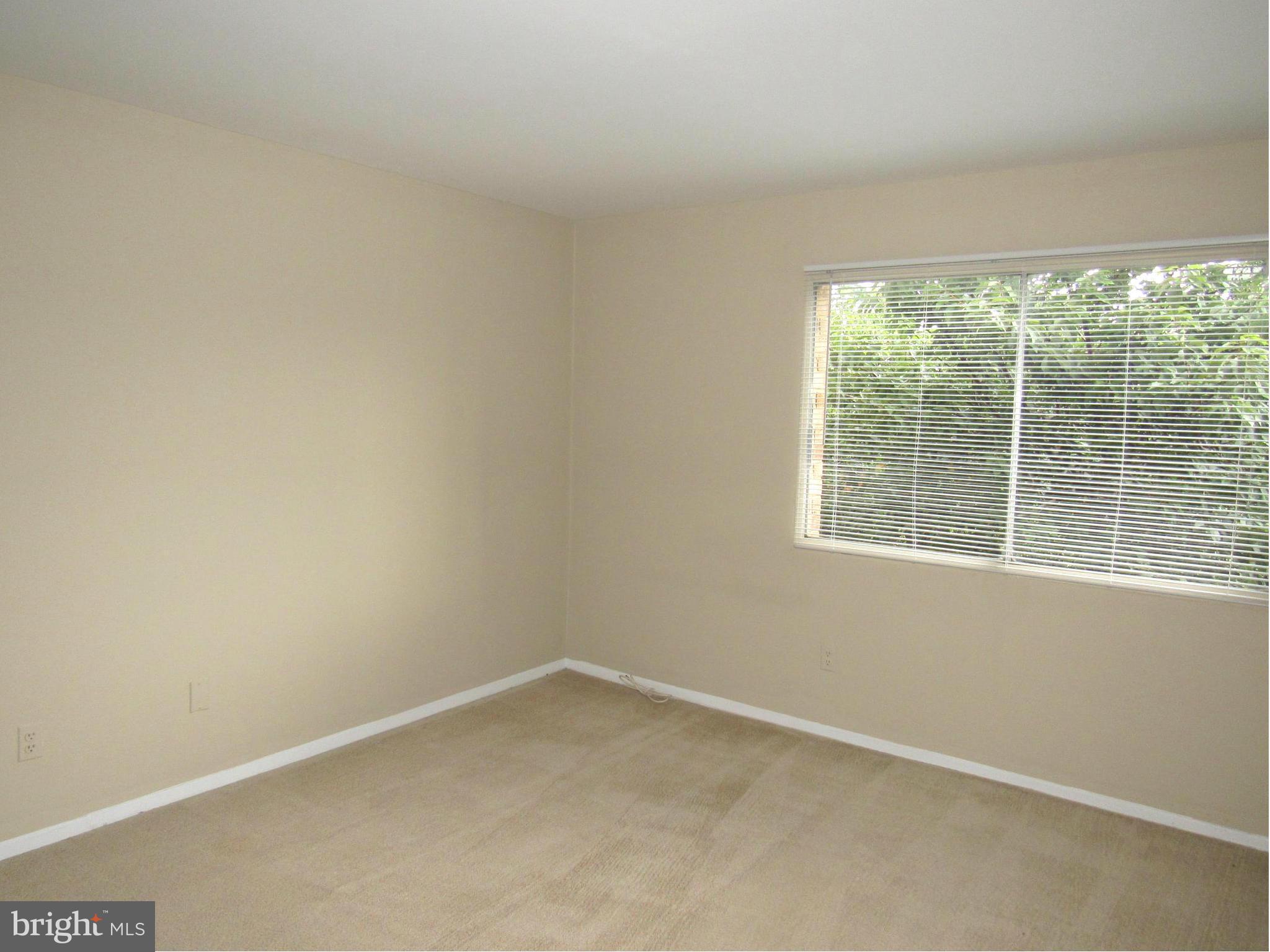 YORKTOWNE SQUARE - Residential Lease